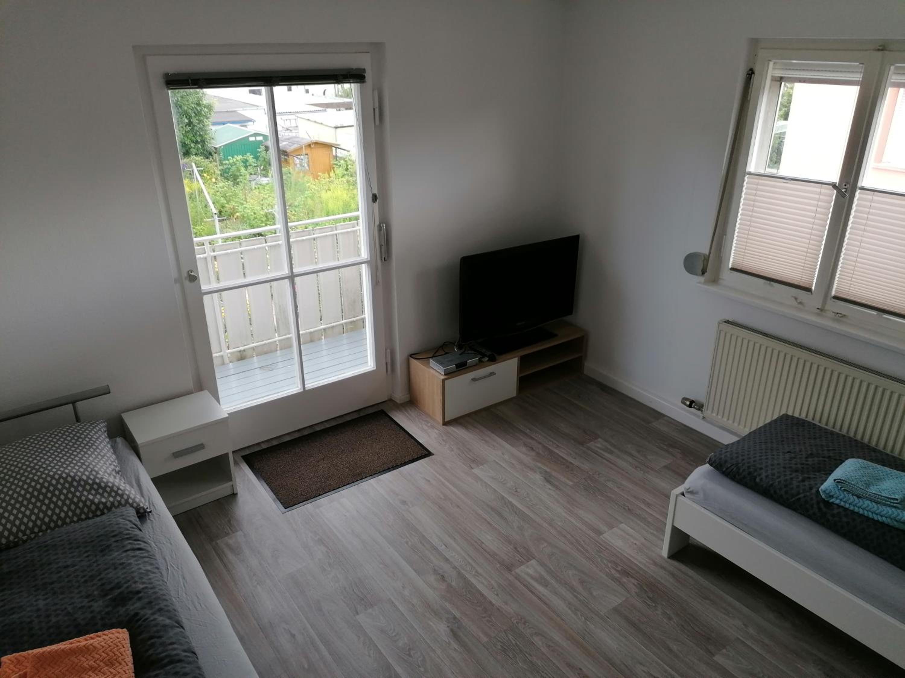 Five-Bedroom House photo 1