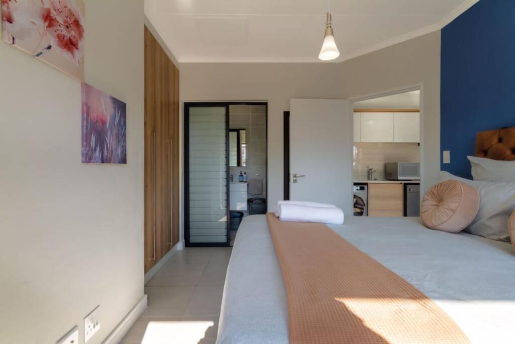 One-Bedroom Apartment - Photo 18
