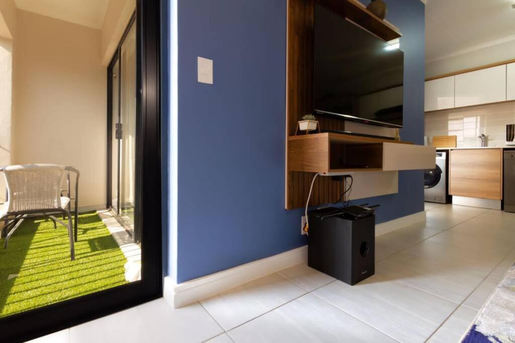 One-Bedroom Apartment - Photo 4