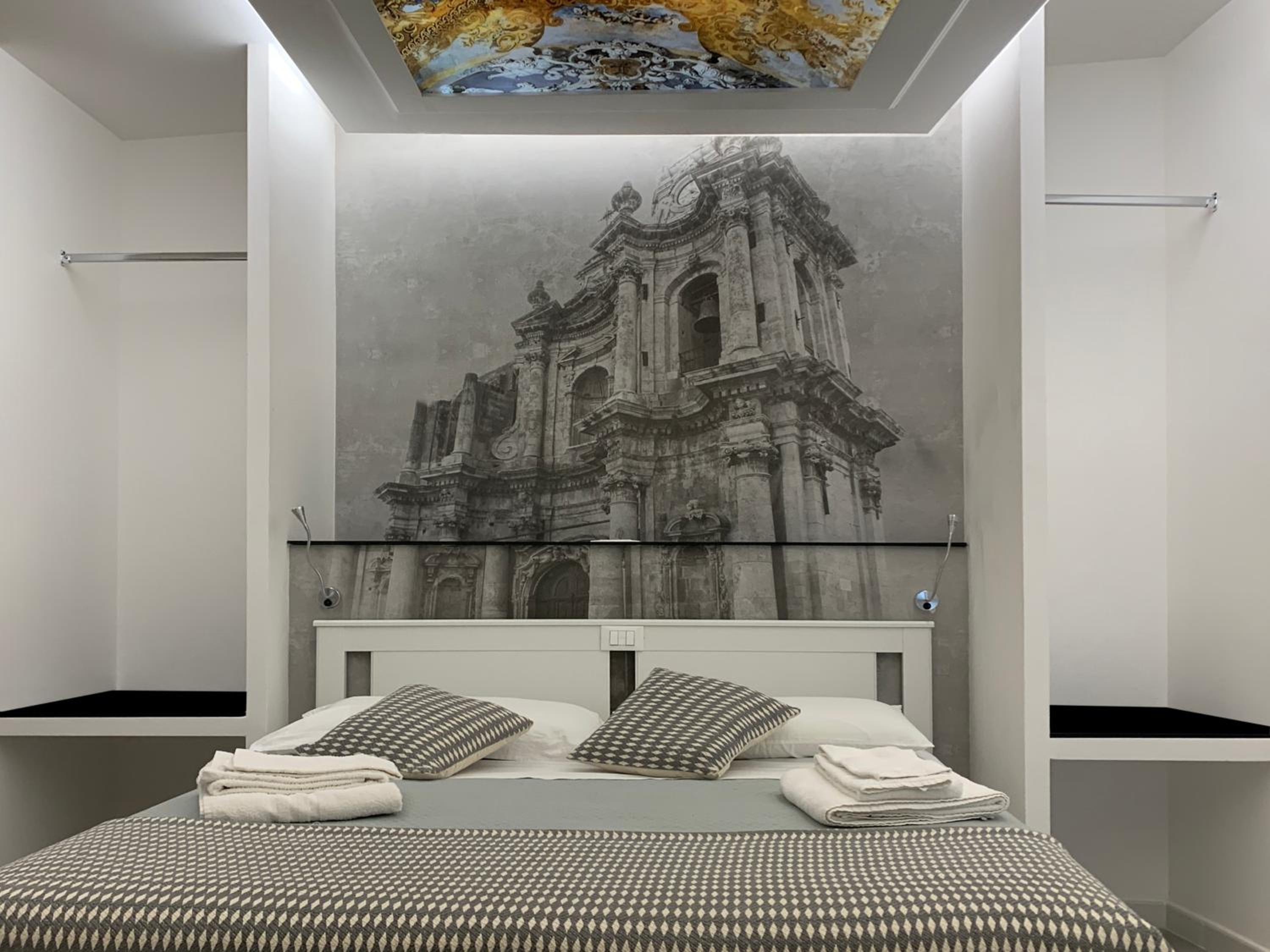 Deluxe King Suite
