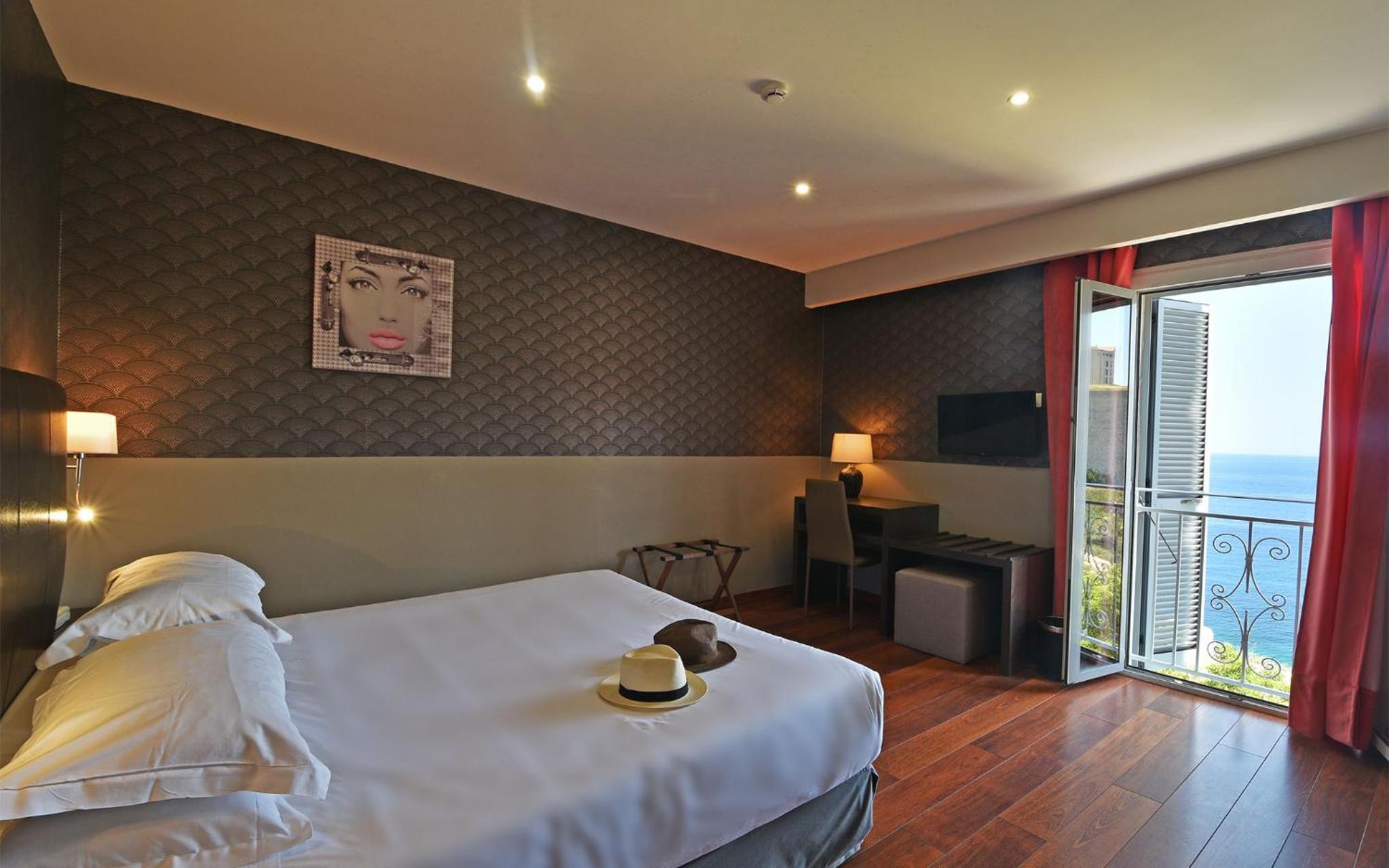 Double or Twin Room with Sea View photo 1