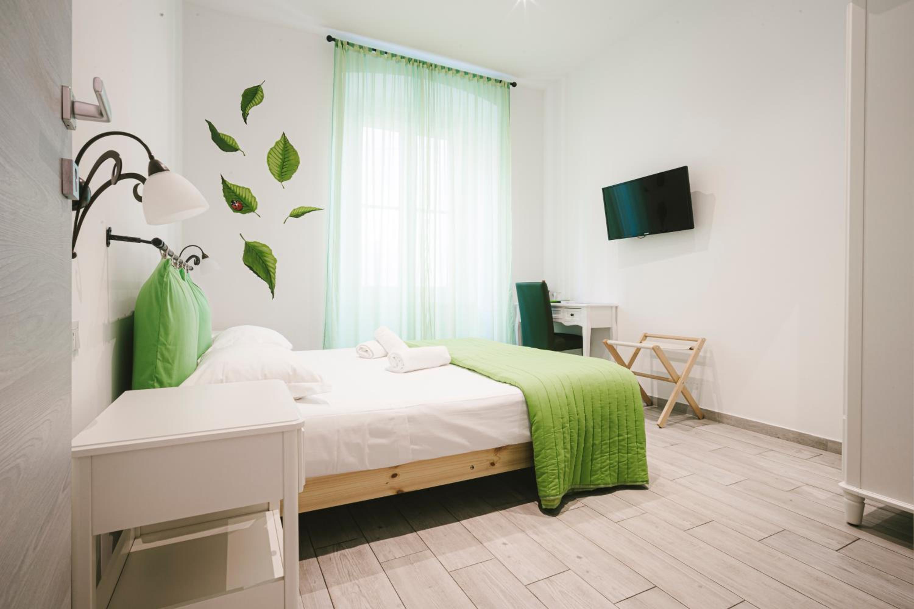 Double Room with Private Bathroom photo 3