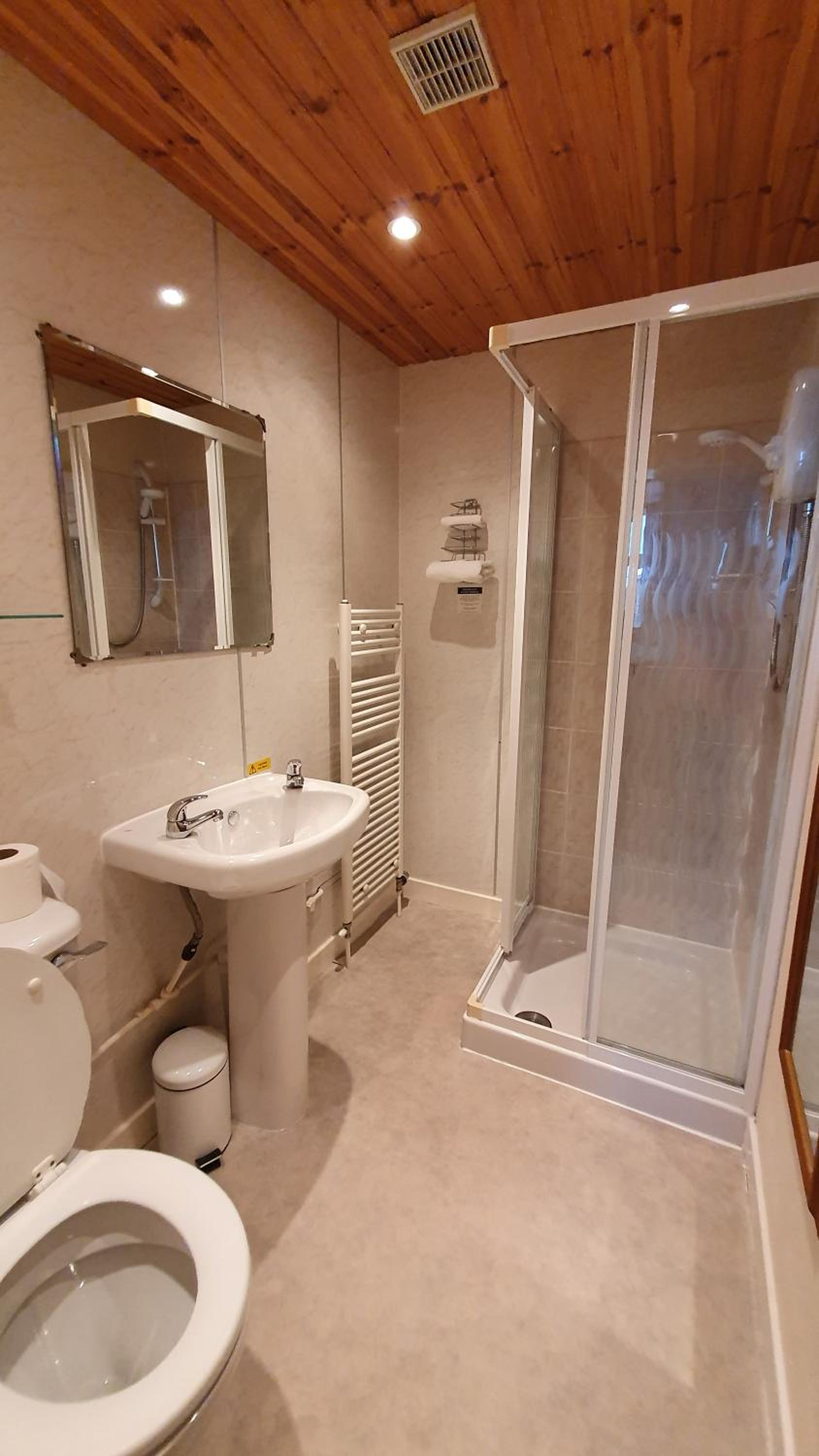 Double Room - Photo 2