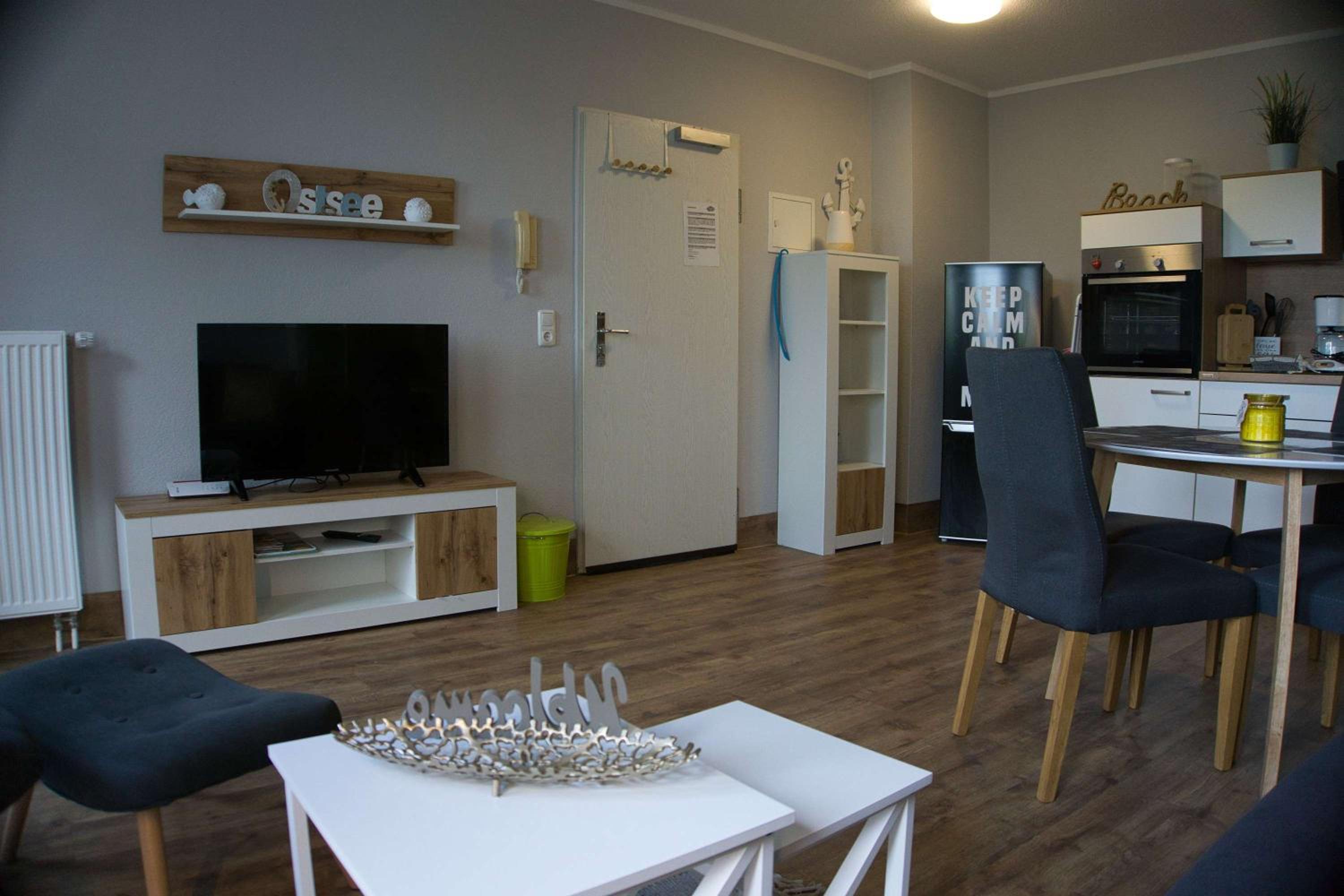 Apartment with Terrace photo 2