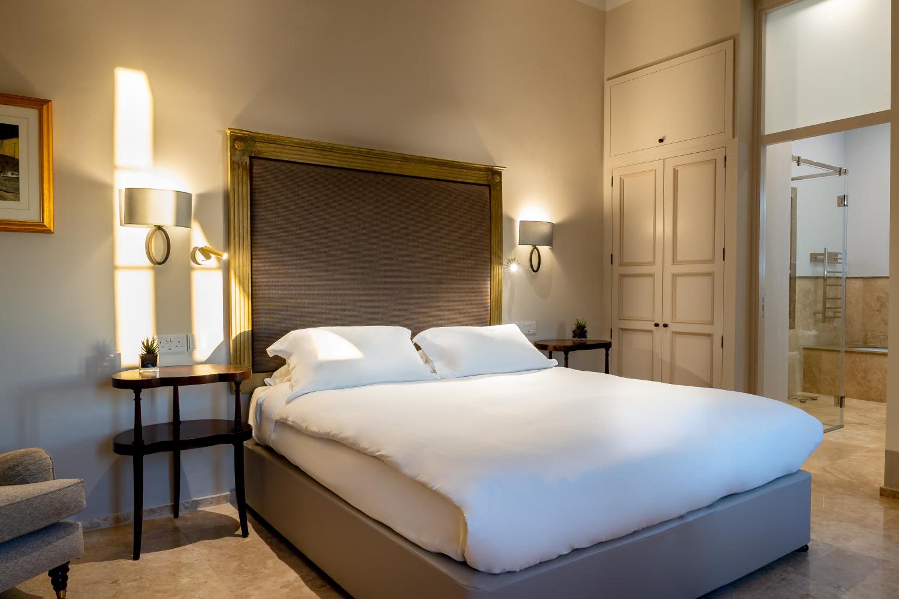 Deluxe Suite With Panoramic View - Photo 4