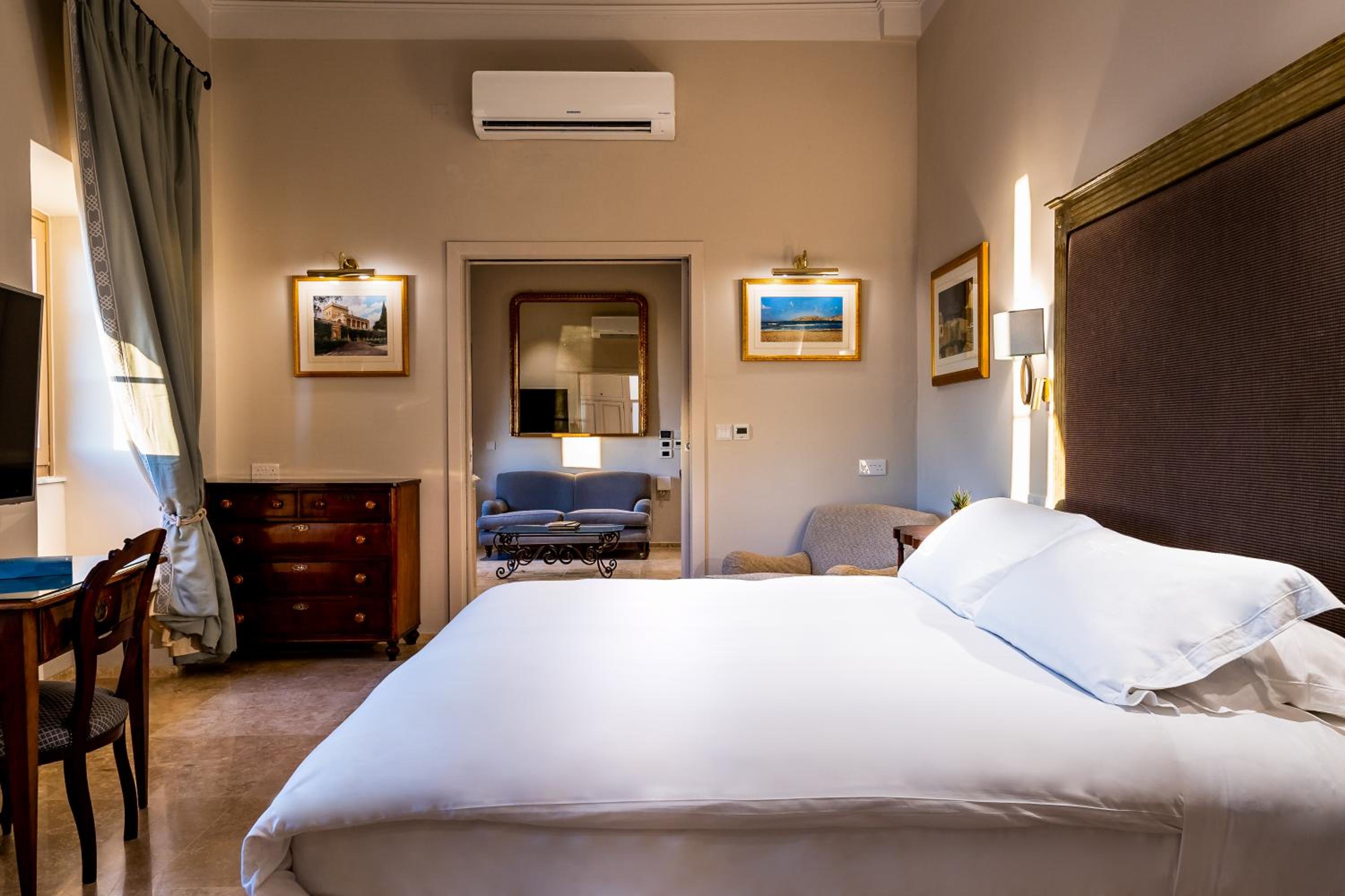 Deluxe Suite With Panoramic View - Photo 6
