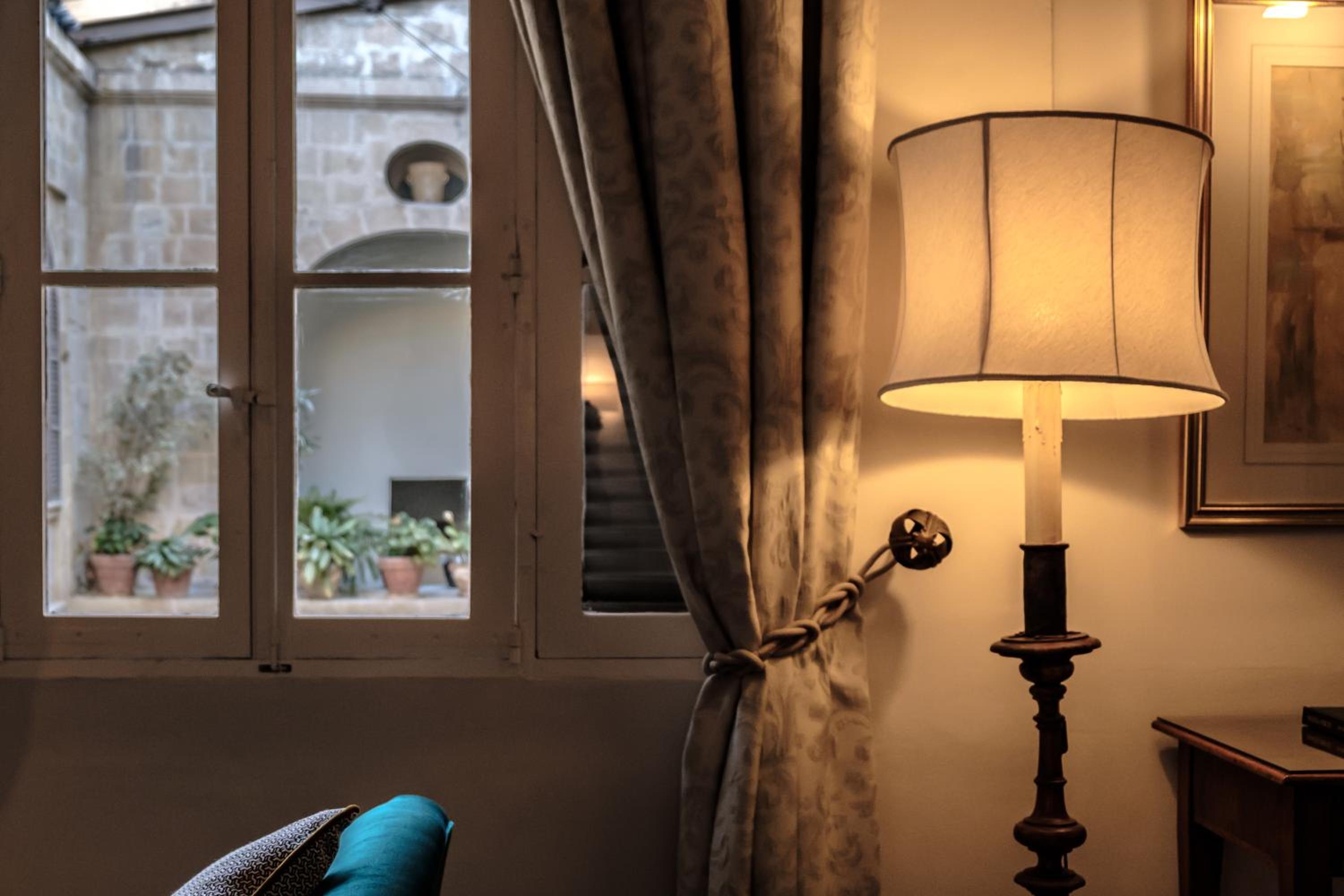 Deluxe Suite With Panoramic View - Photo 10