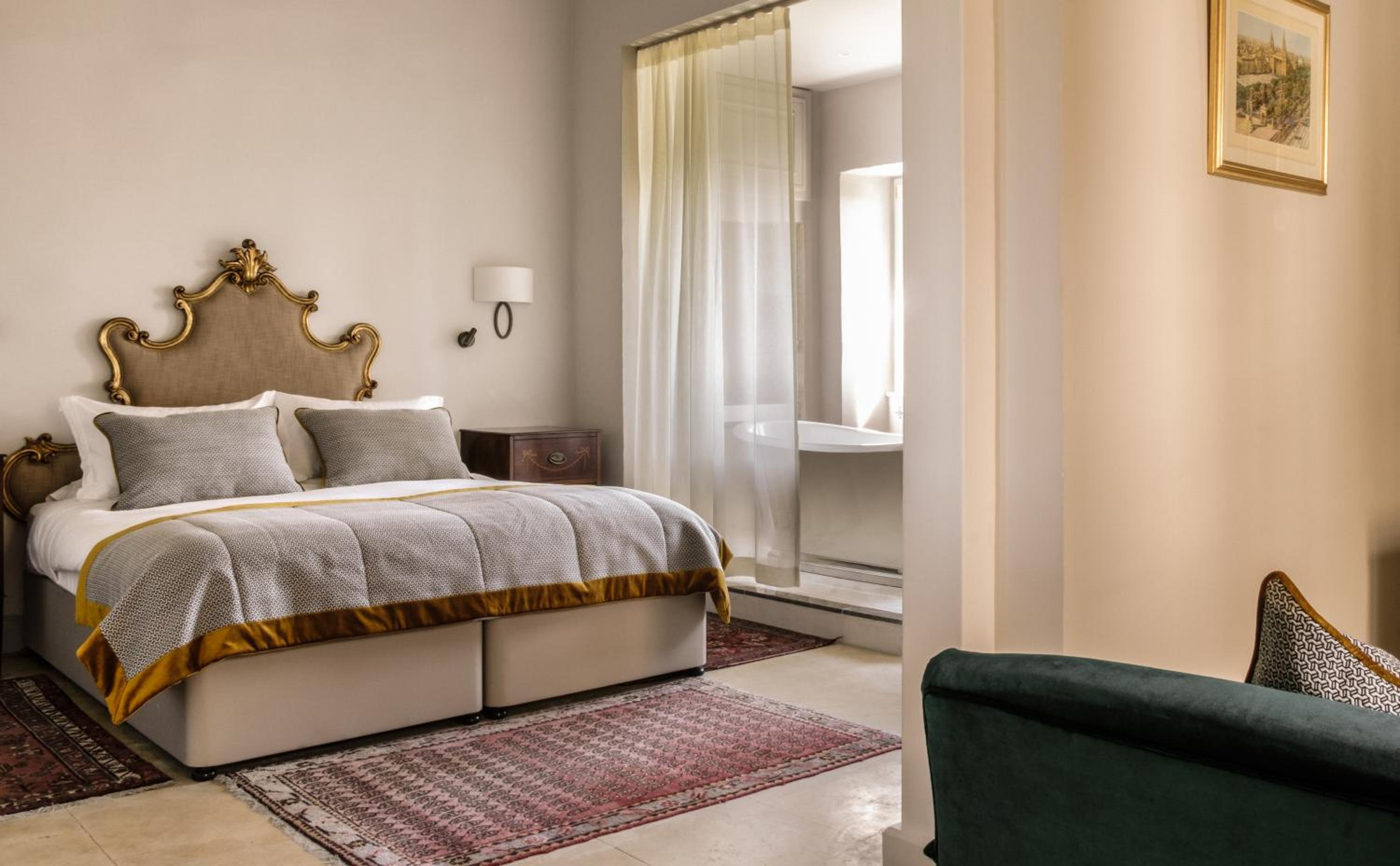 Deluxe Suite With Panoramic View - Photo 1