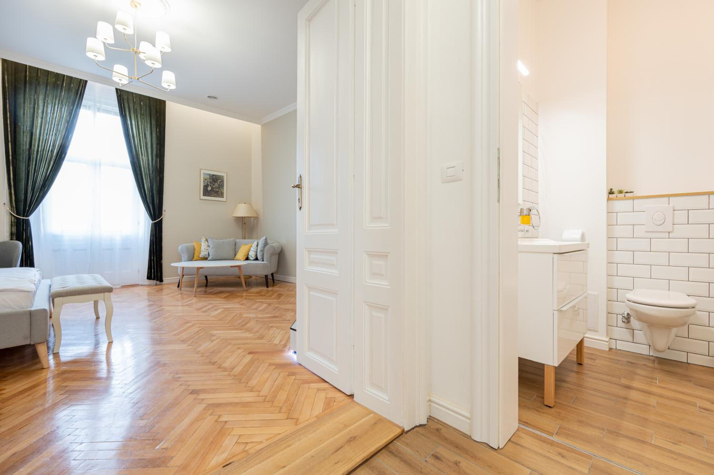 Deluxe Apartment - Photo 12
