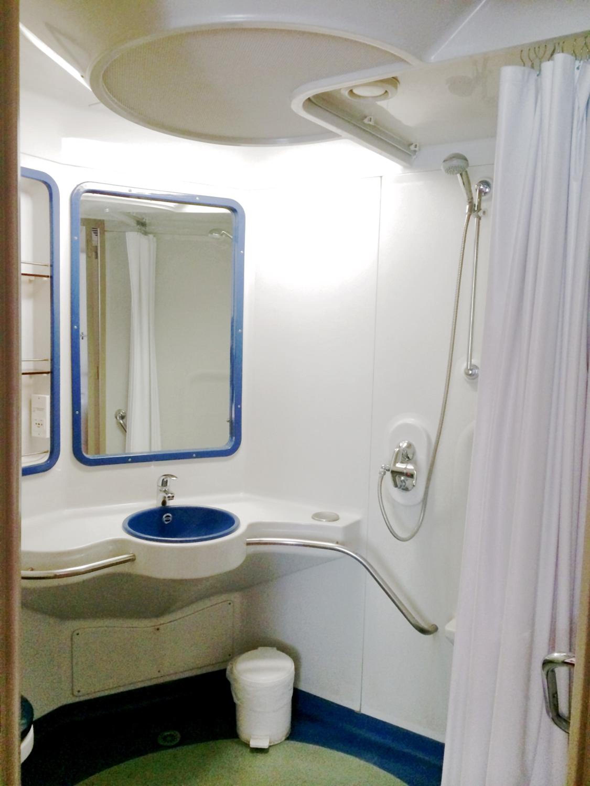 Apartment (4 Adults) - Disability Access photo 3