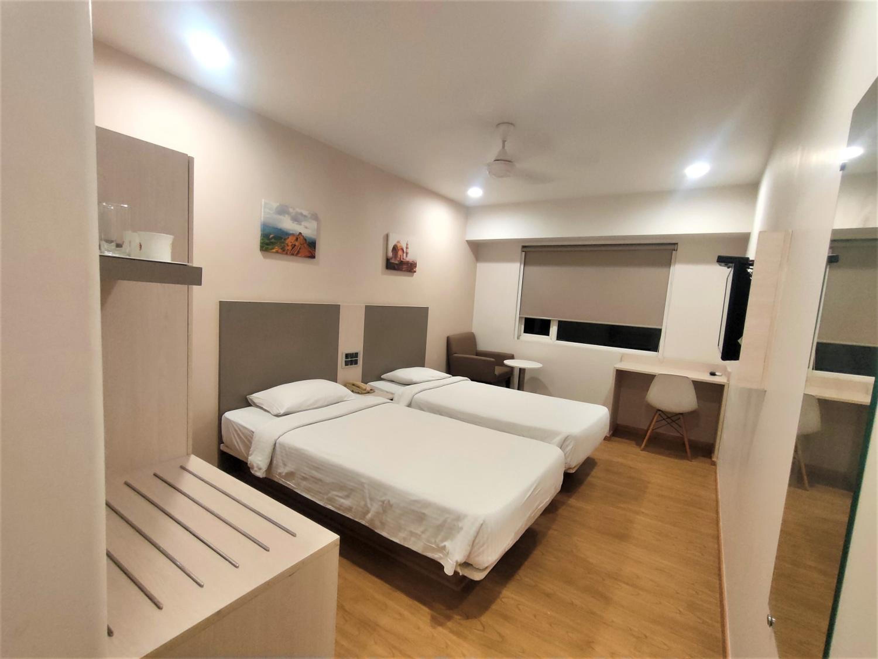 Superior Twin Room - Photo 11