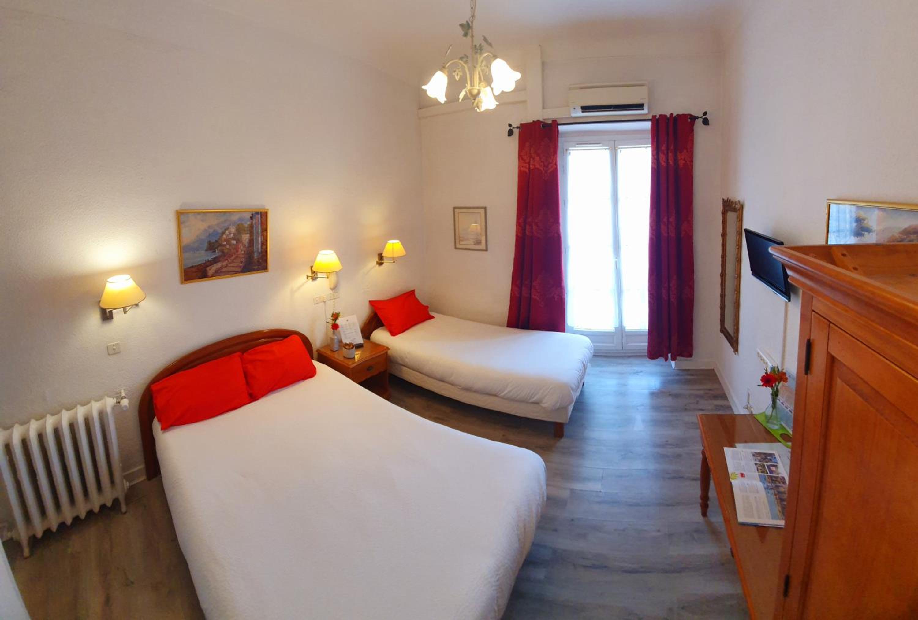 Triple Room - Photo 9