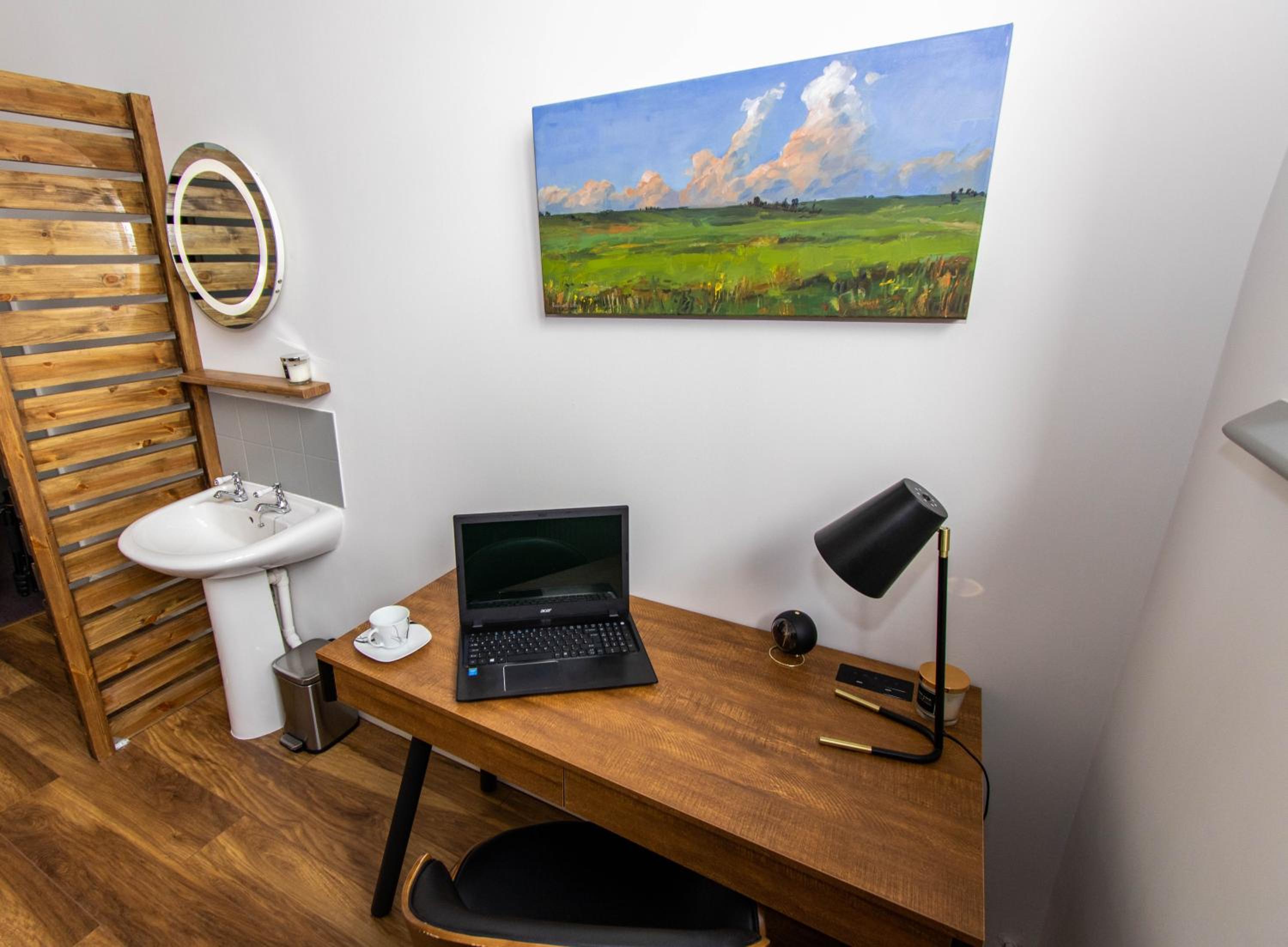 Small Double Room - Photo 16