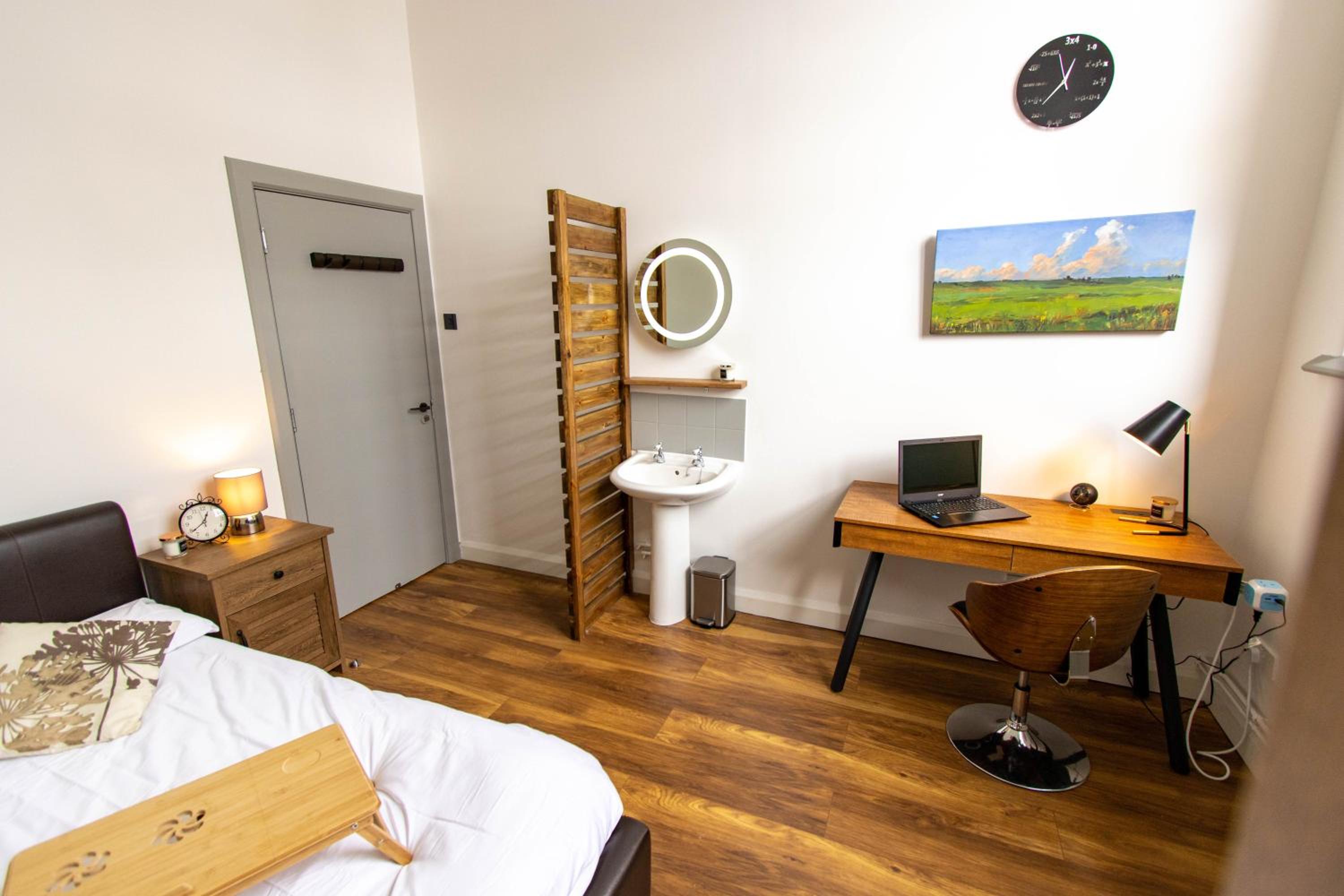 Small Double Room - Photo 2