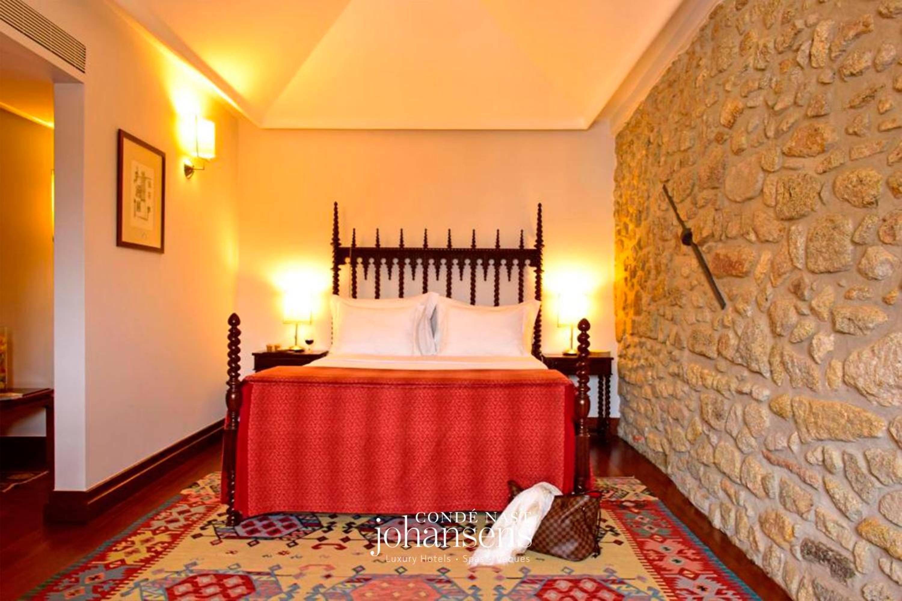 Suite - Photo 1