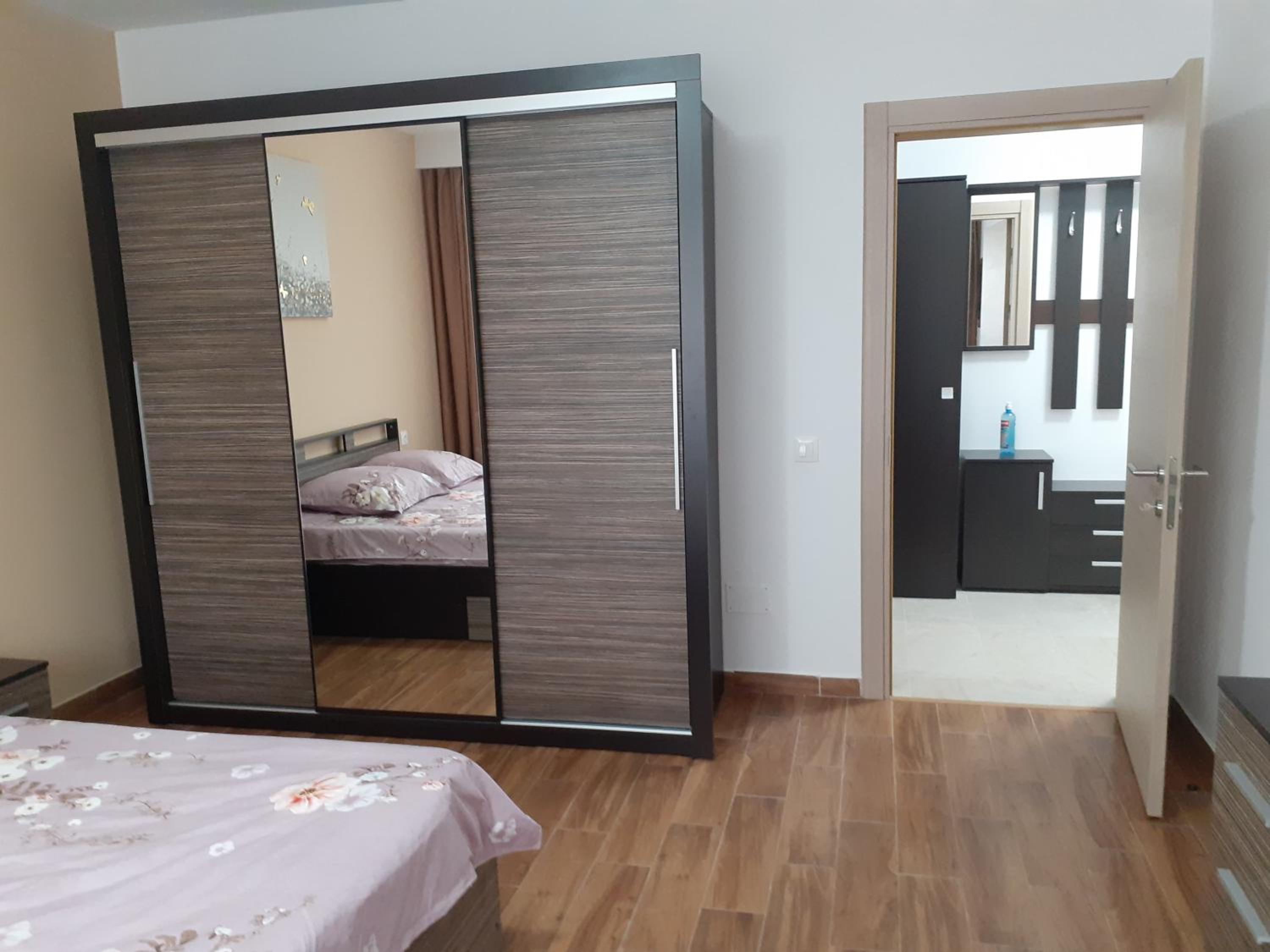 One-Bedroom Apartment - Photo 4