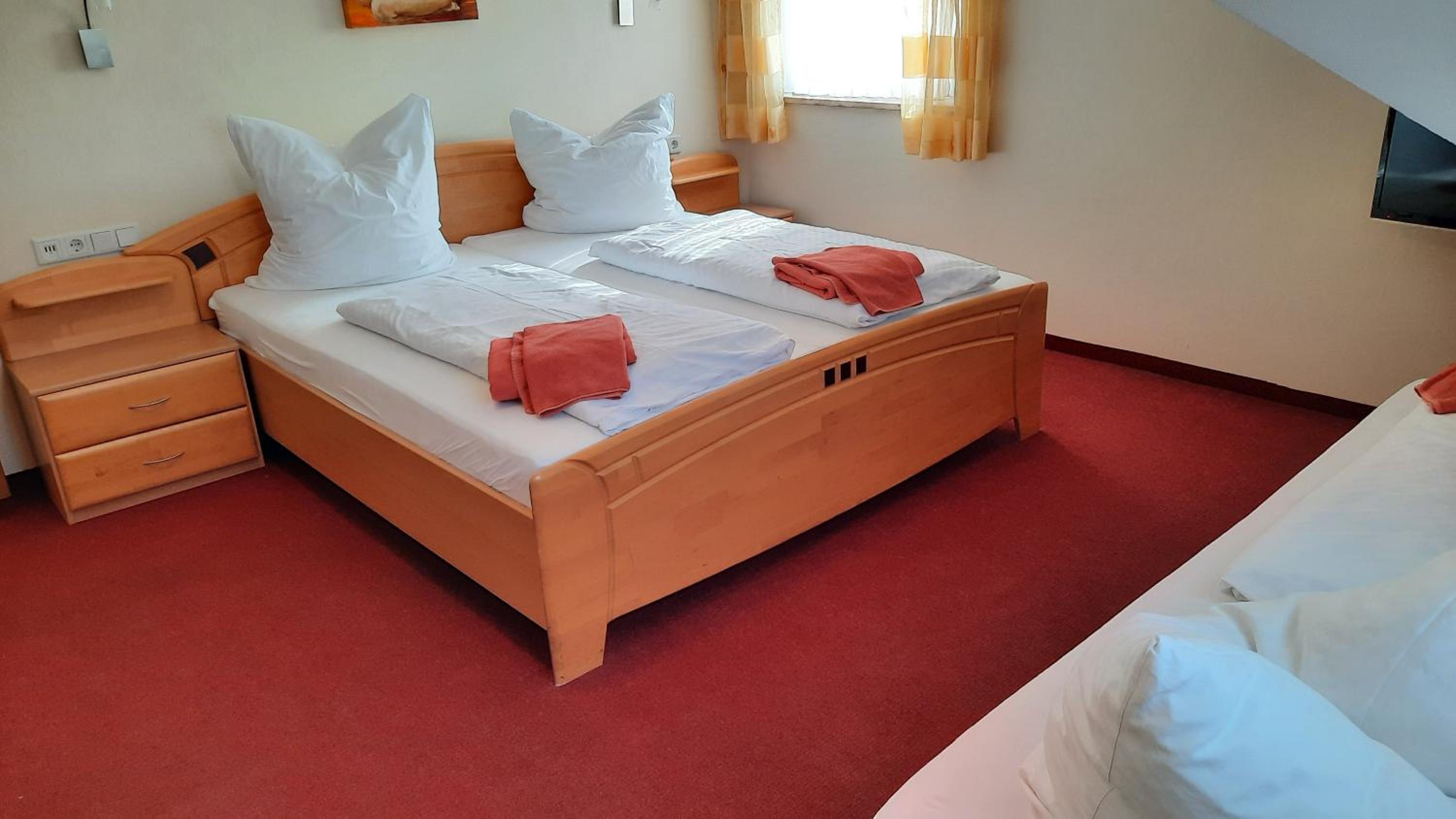 Double Room with Extra Bed photo 1