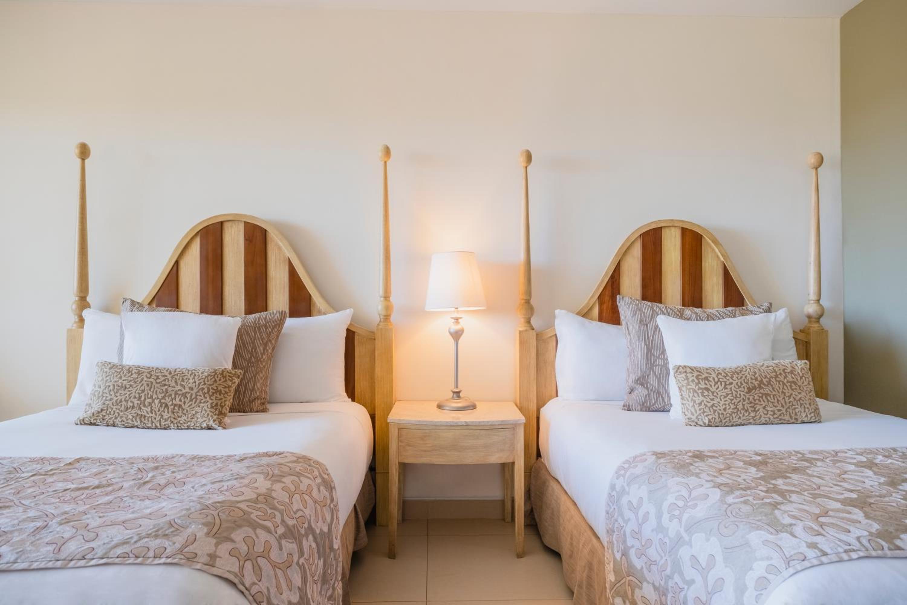 Standard Ocean View (2 Adults)