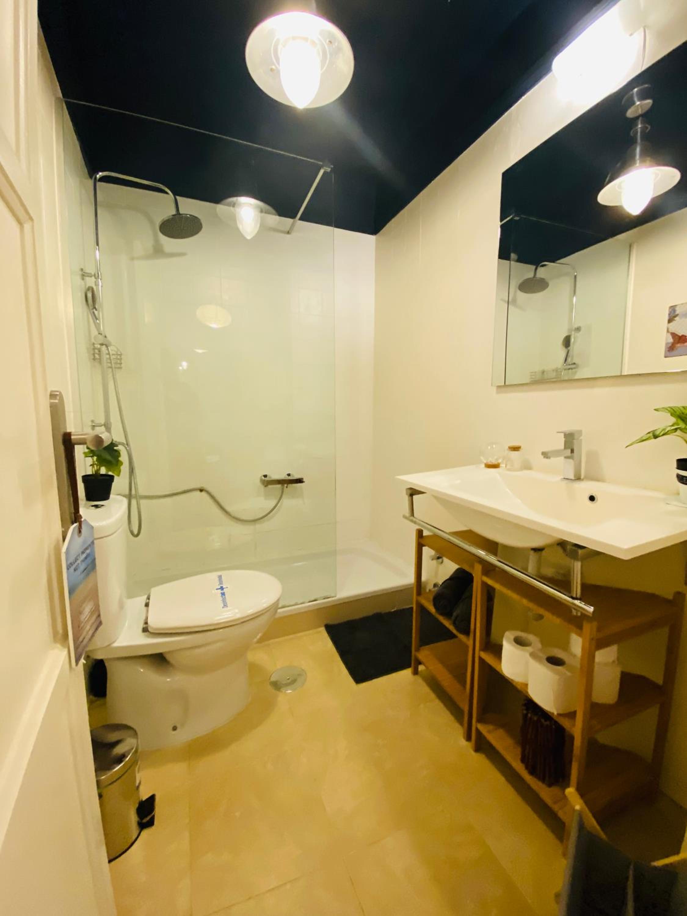 One-Bedroom Apartment - Photo 20