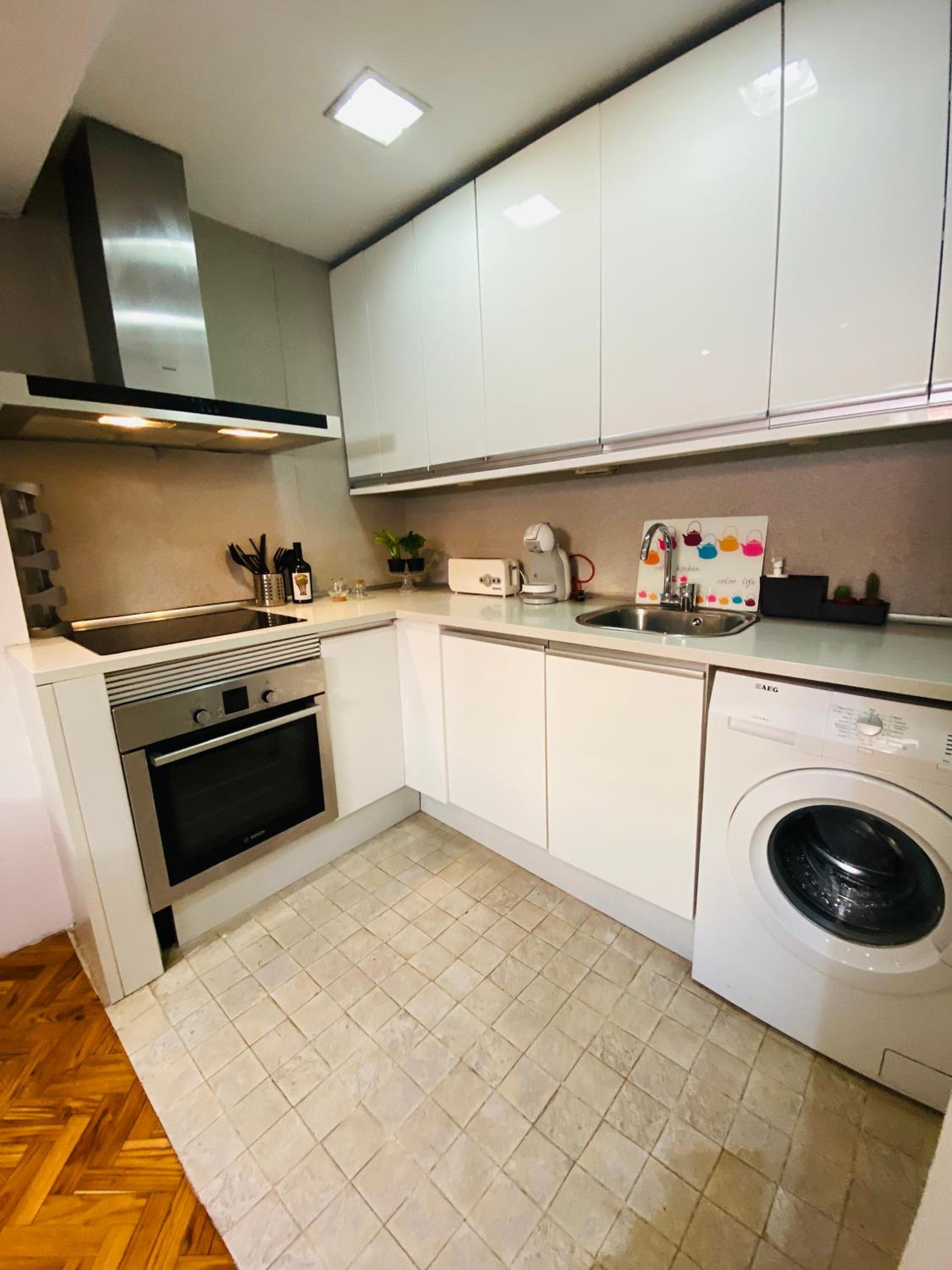 One-Bedroom Apartment - Photo 11