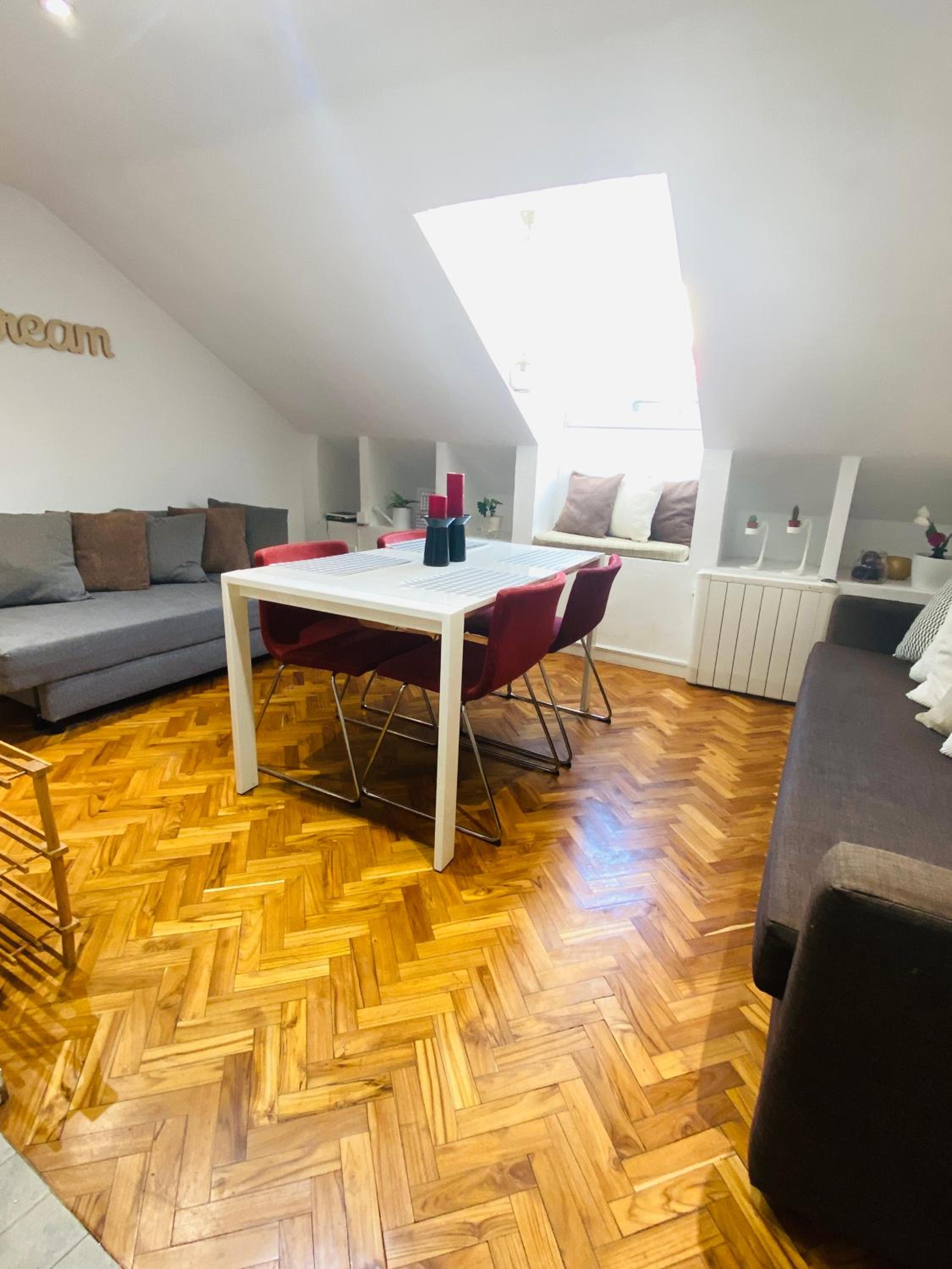 One-Bedroom Apartment - Photo 8
