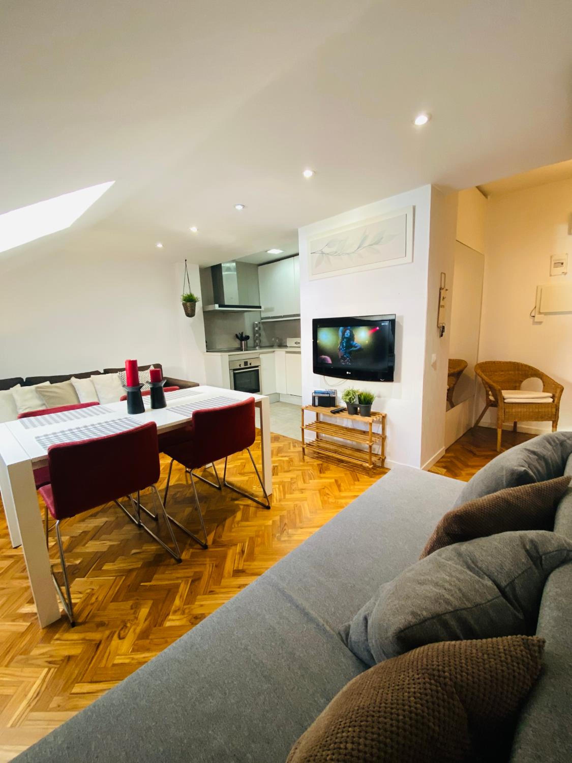 One-Bedroom Apartment - Photo 7