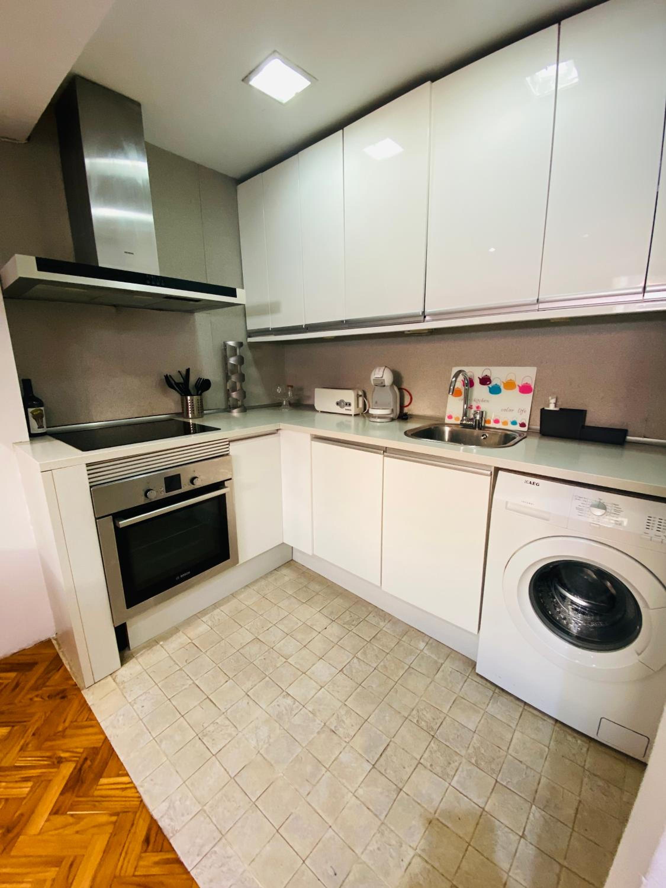 One-Bedroom Apartment - Photo 6