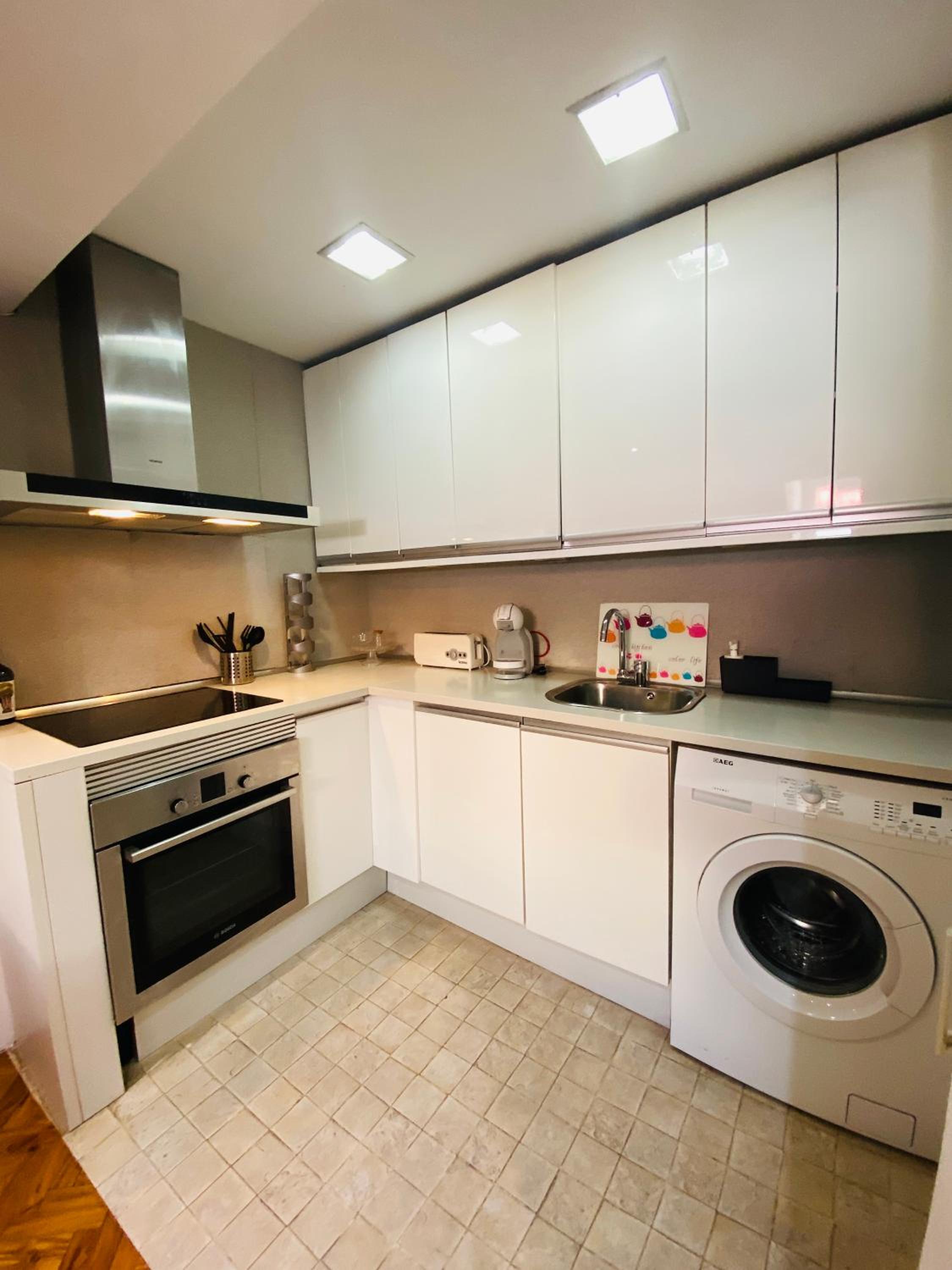 One-Bedroom Apartment - Photo 4