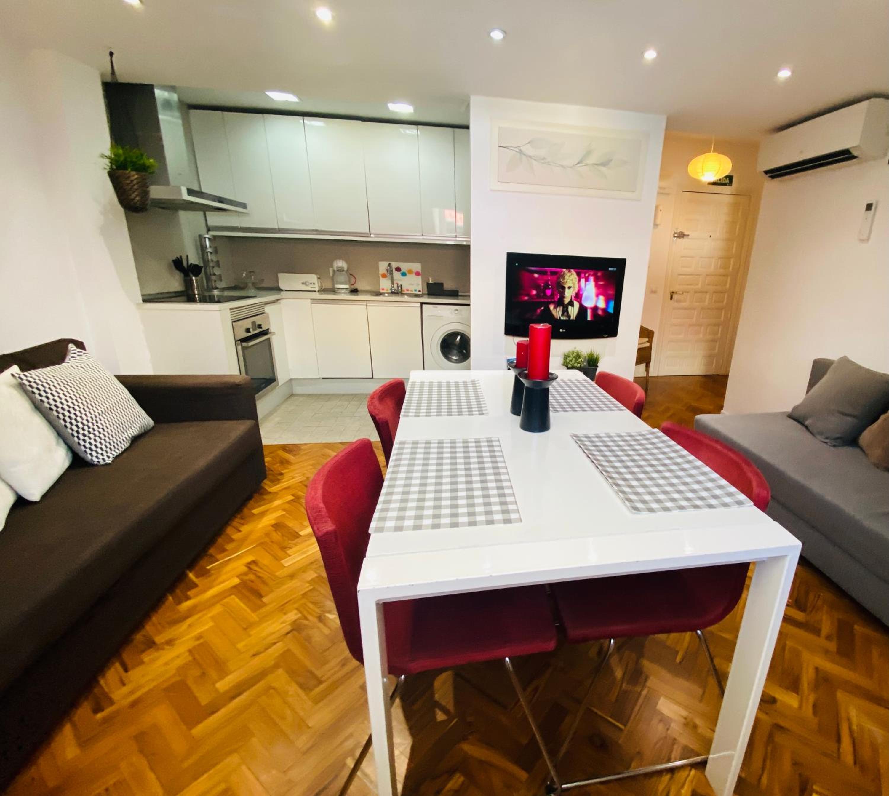 One-Bedroom Apartment - Photo 30
