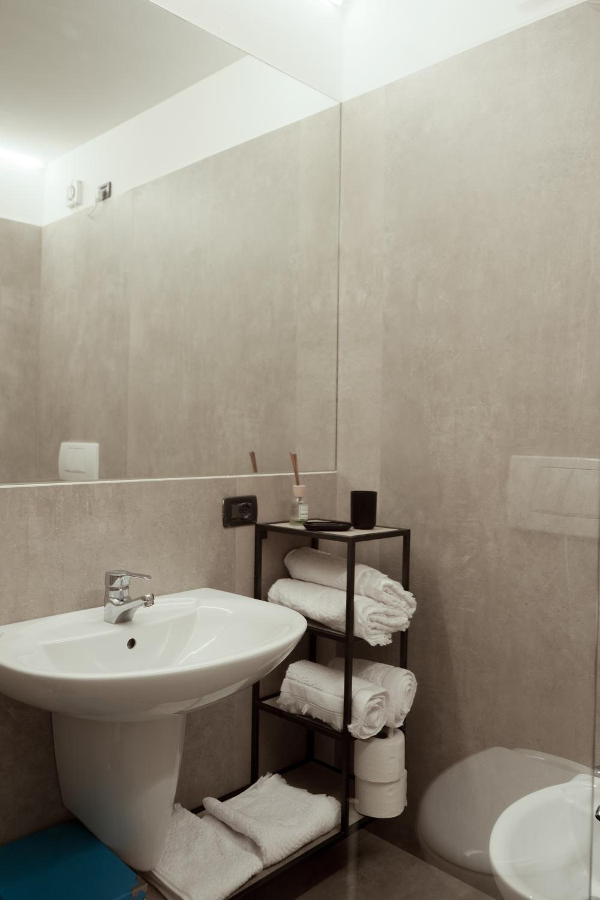 Deluxe Room (2 Adults + 1 Child) photo 3