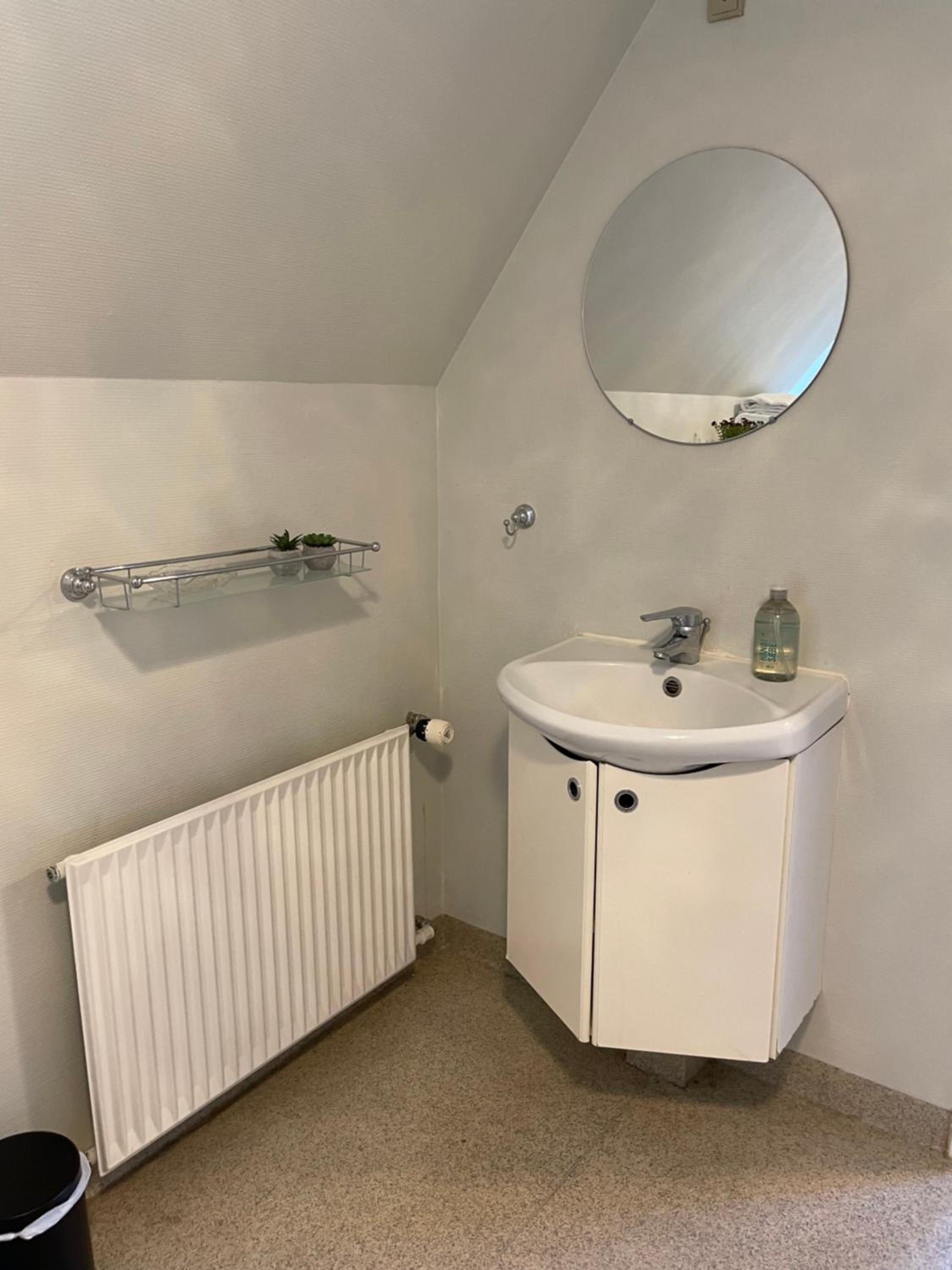 Double Room - Photo 6