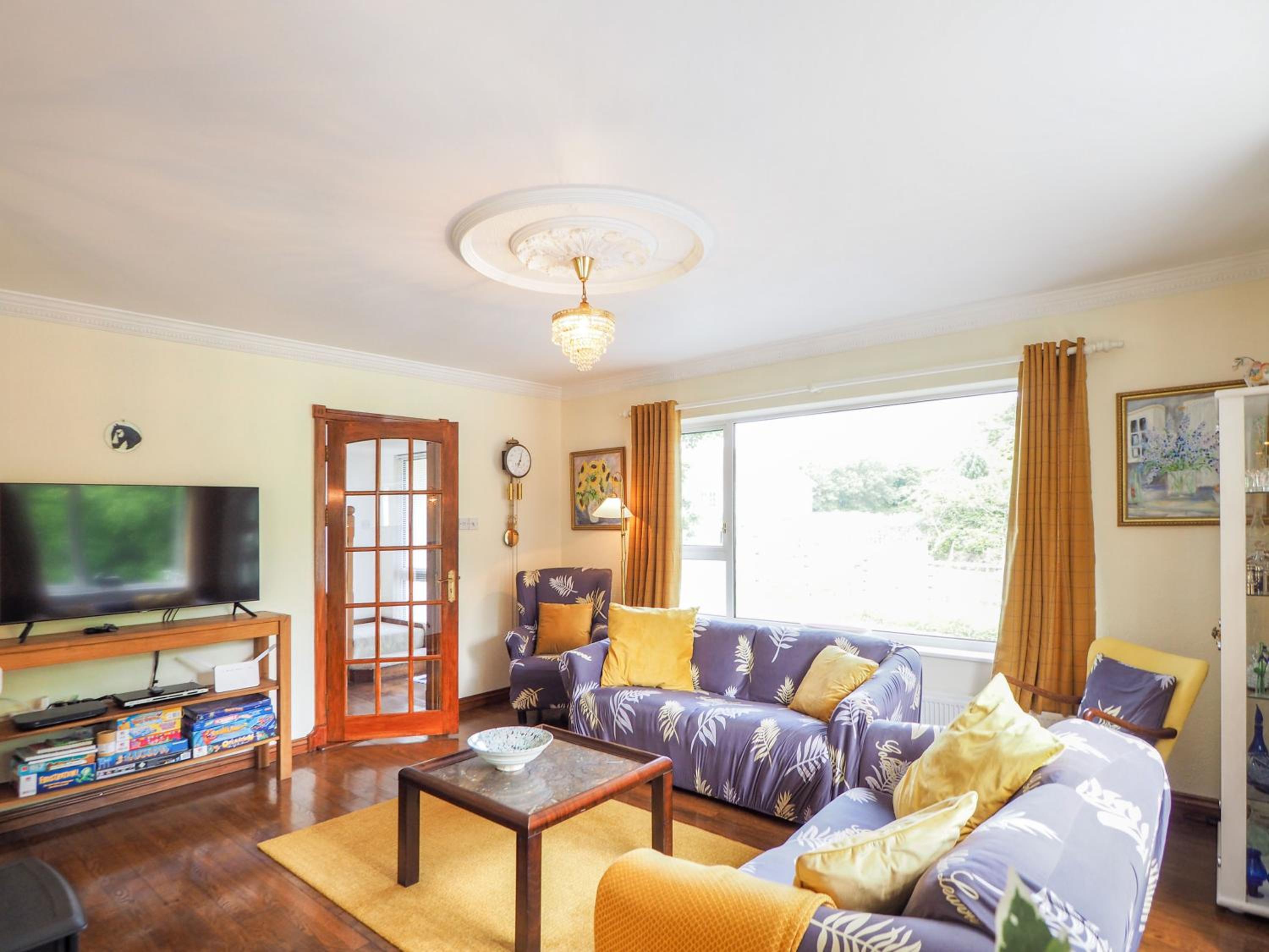 Three-Bedroom House photo 2