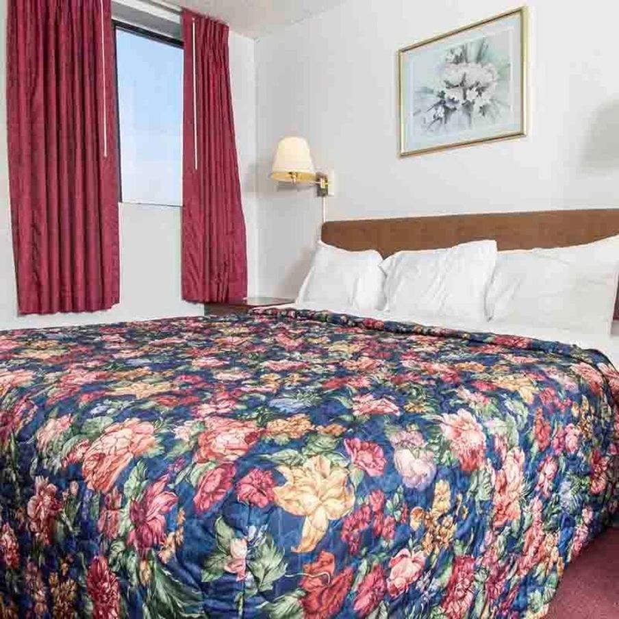 Queen Room - Photo 3