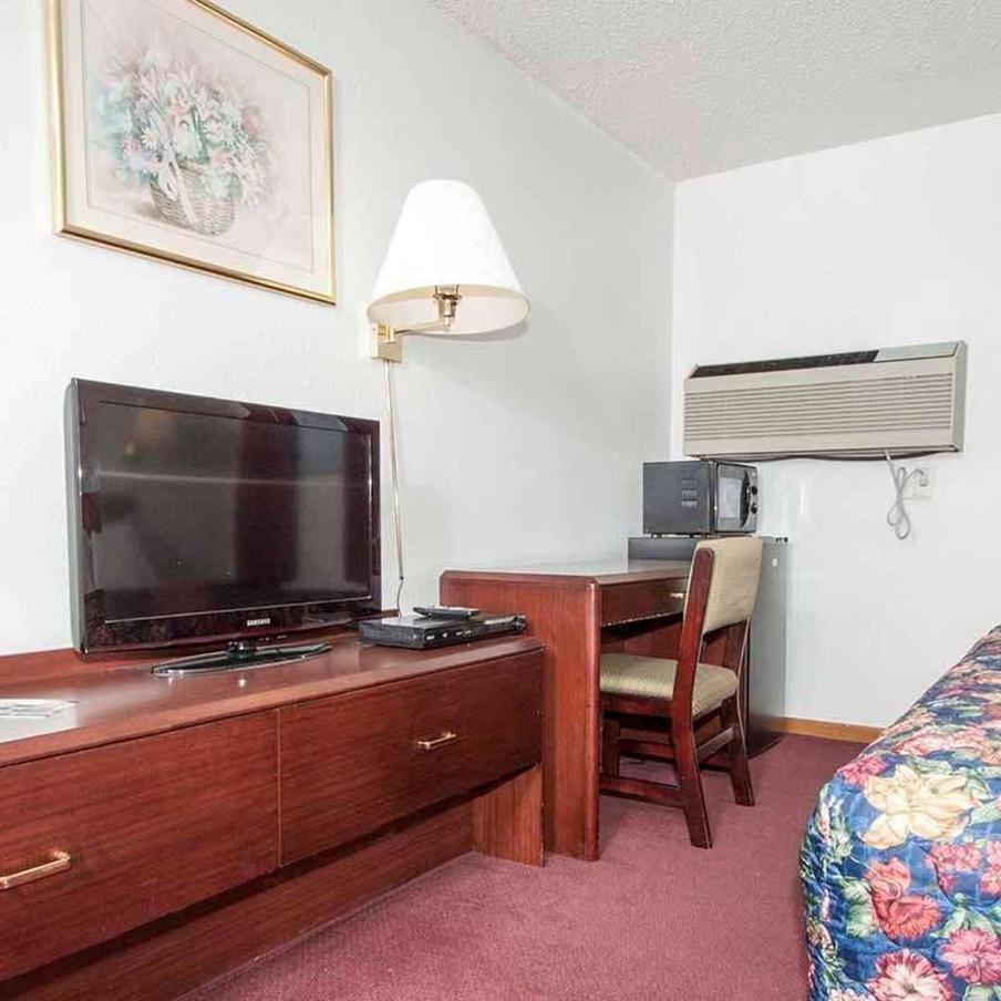 Queen Room - Photo 1