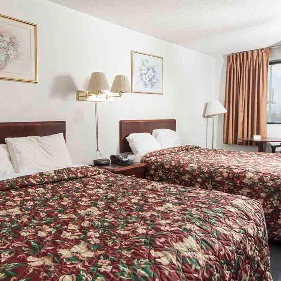 Double Room with Two Double Beds - Non-Smoking - Photo 1