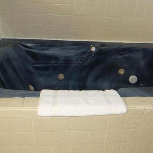 King Bed with Spa Bath - Photo 9