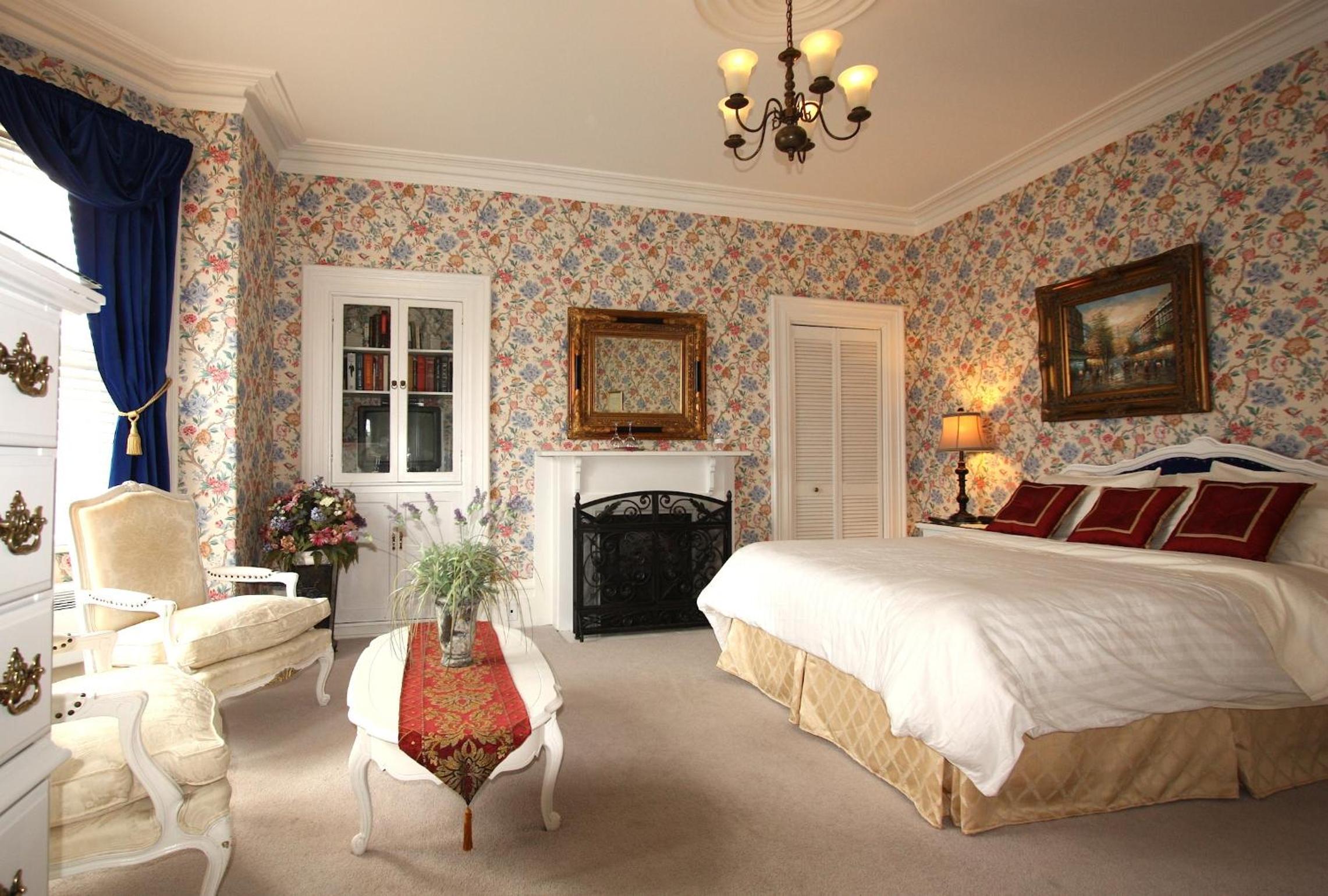 Queen Room with View