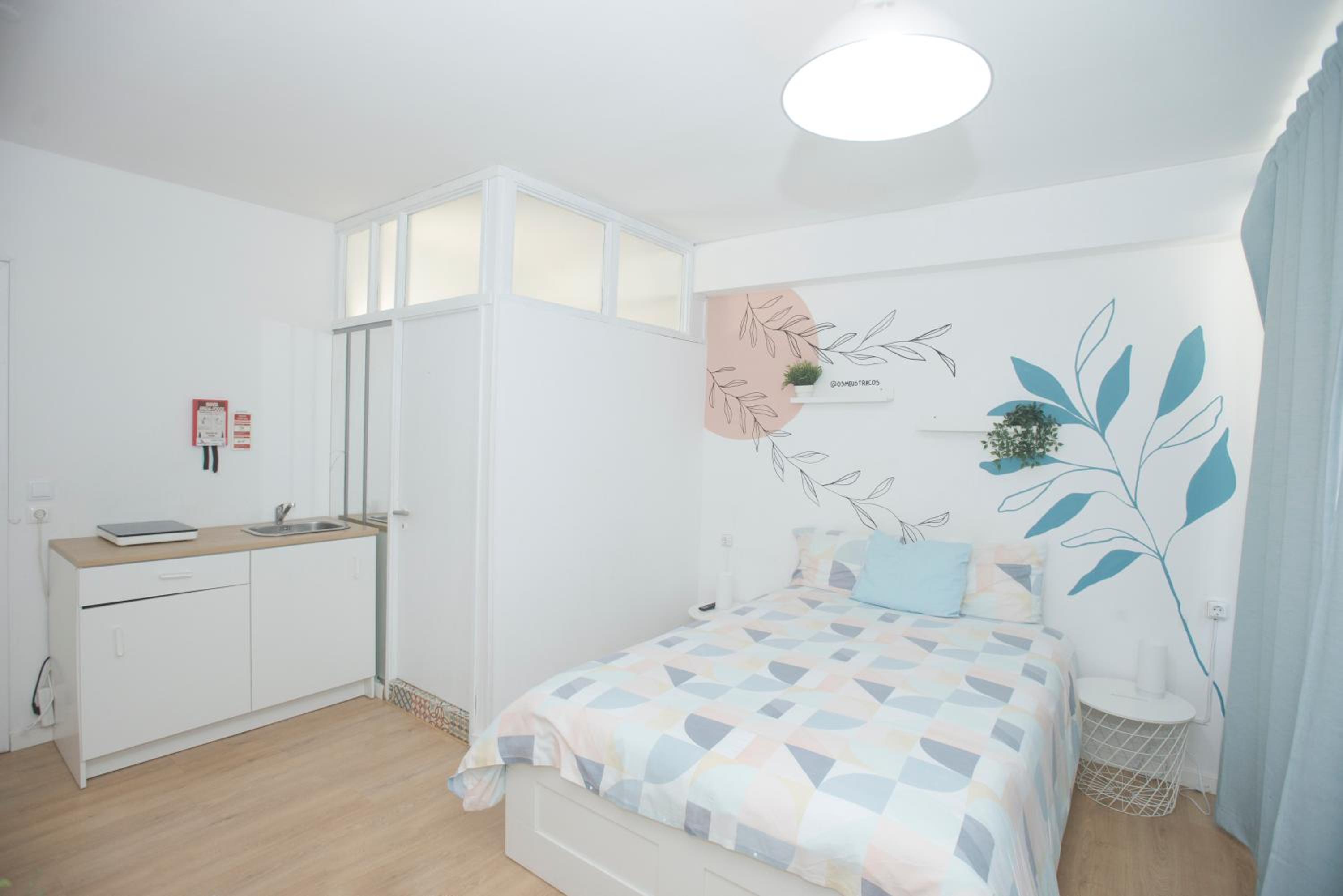 Double Room with Private Bathroom - Photo 6