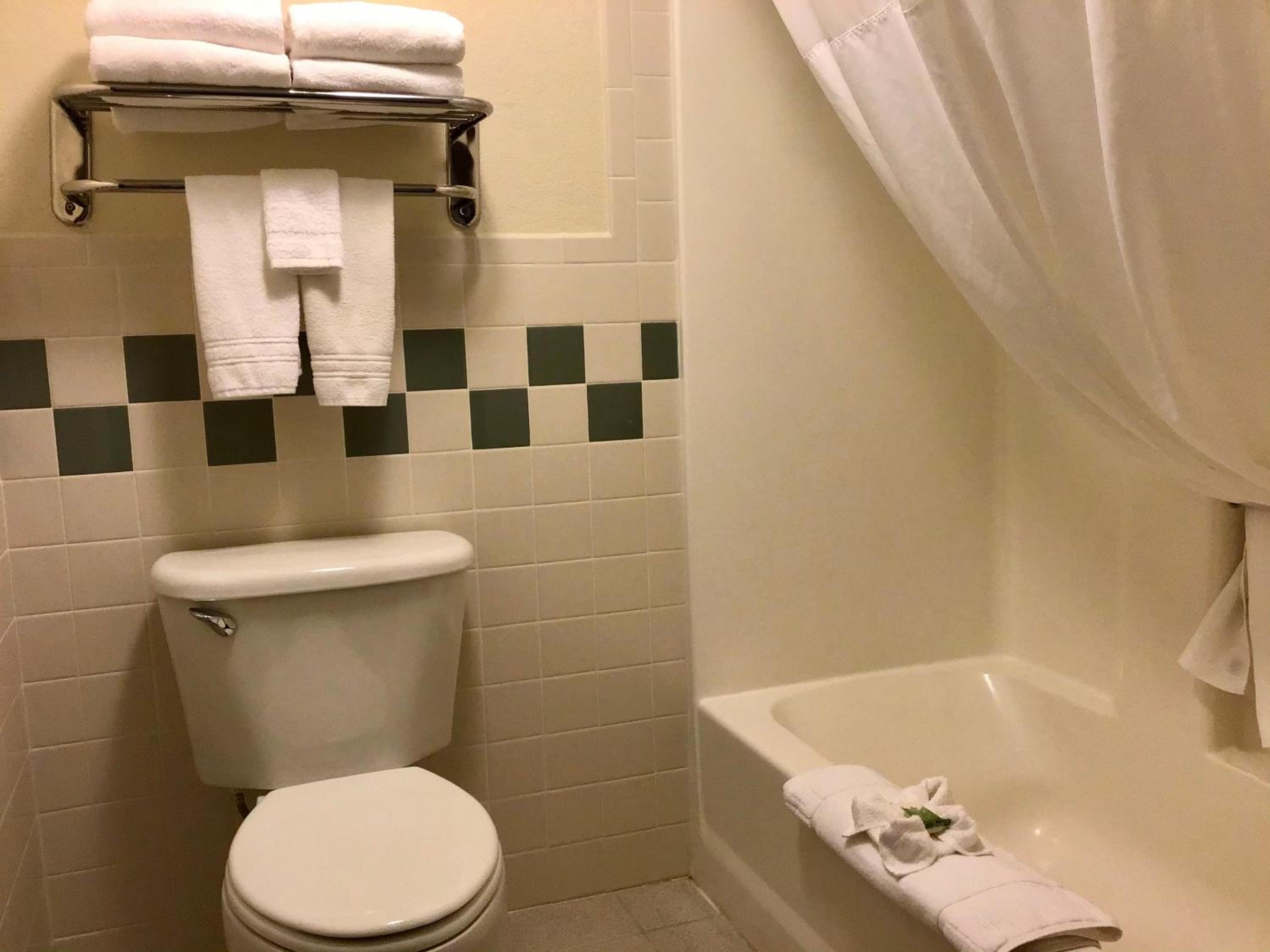 King Room - Non-Smoking photo 2