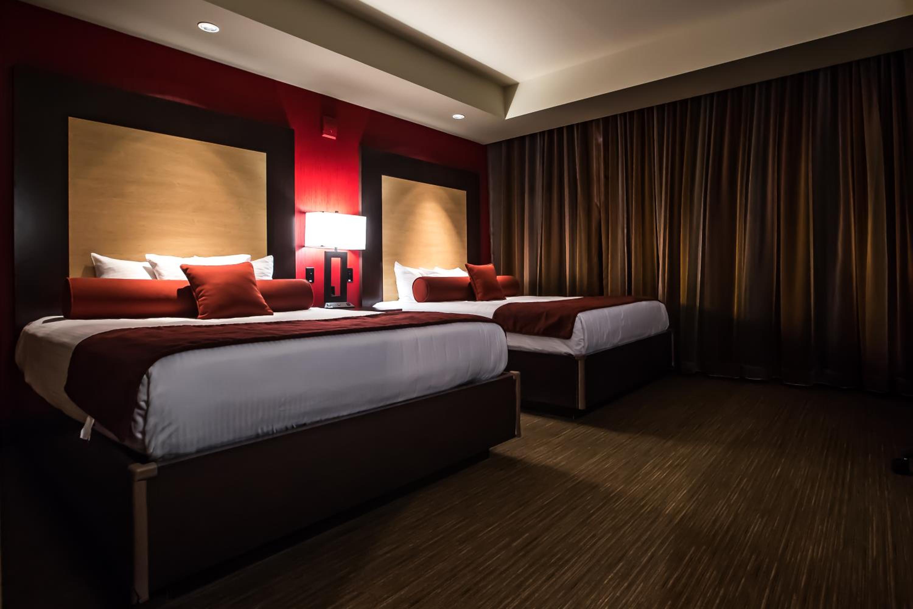 Standard Queen Room