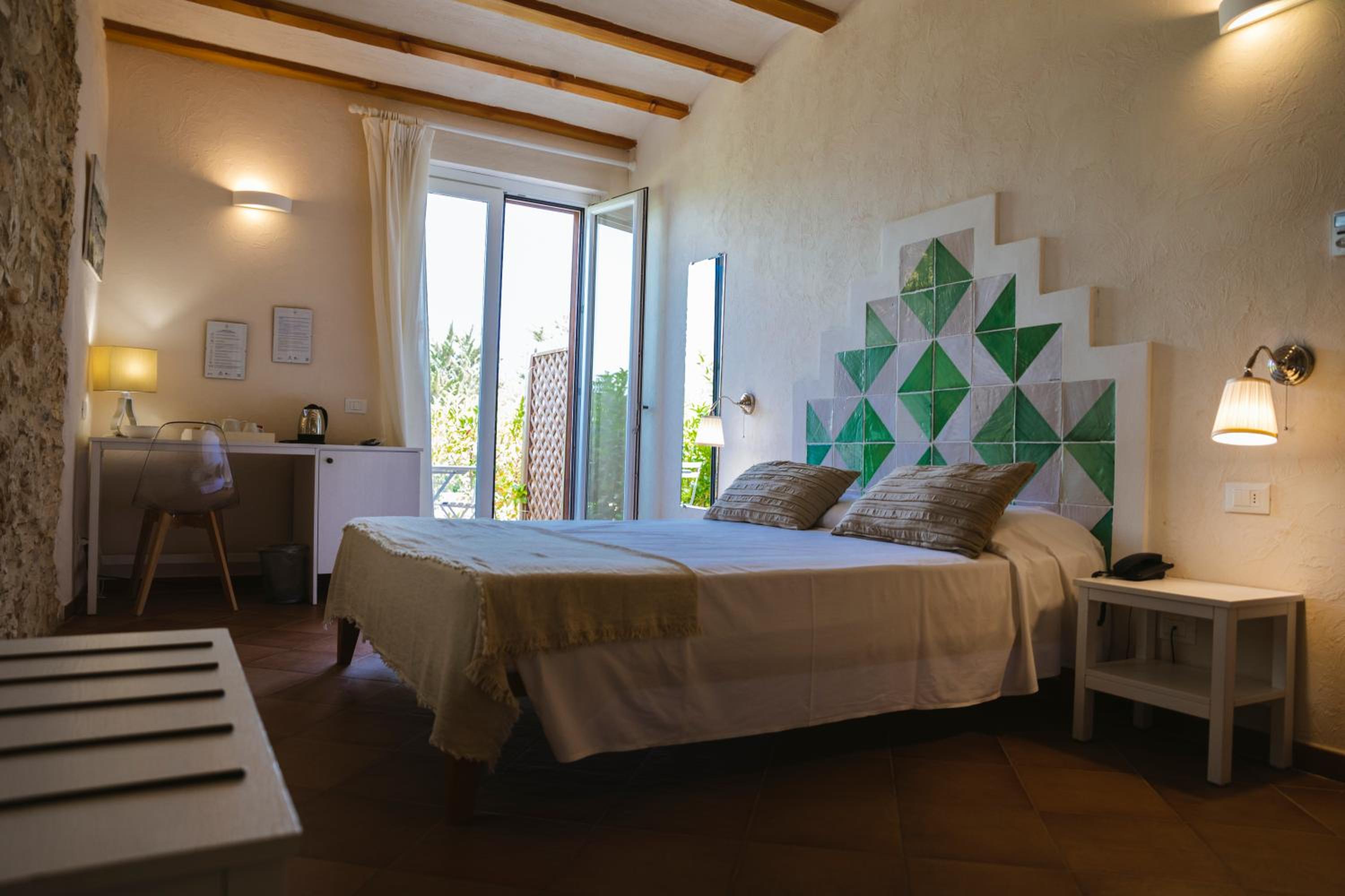 Double Room with Patio photo 3