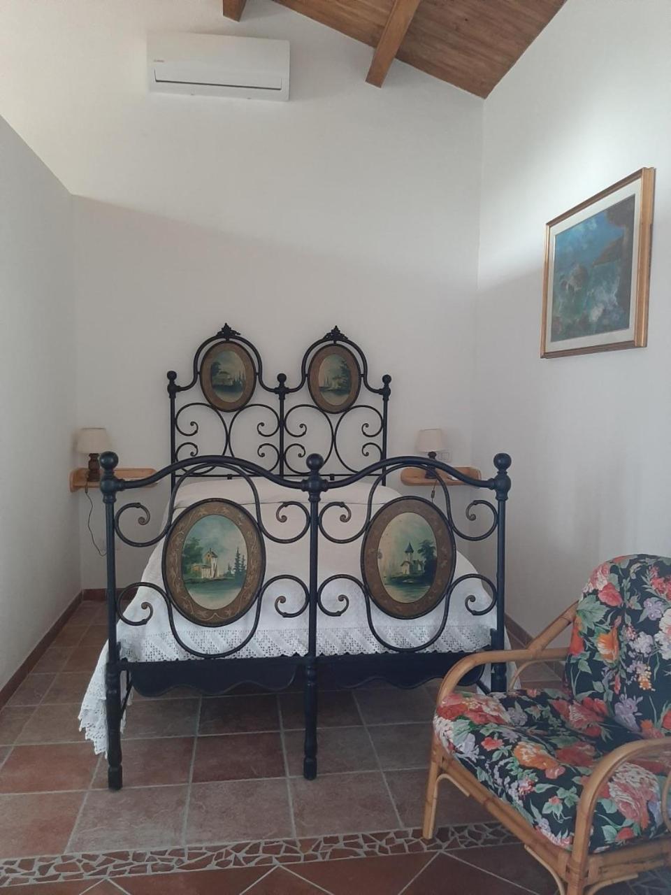 Double Room with Garden View - Photo 3