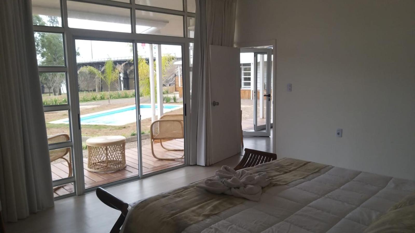 Queen Suite with Pool View photo 1