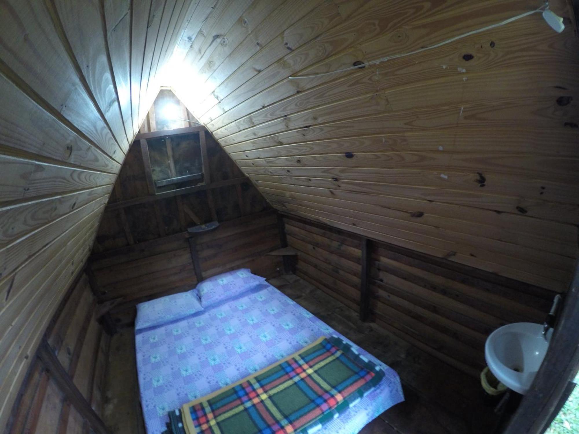 Small Cabin - Photo 23