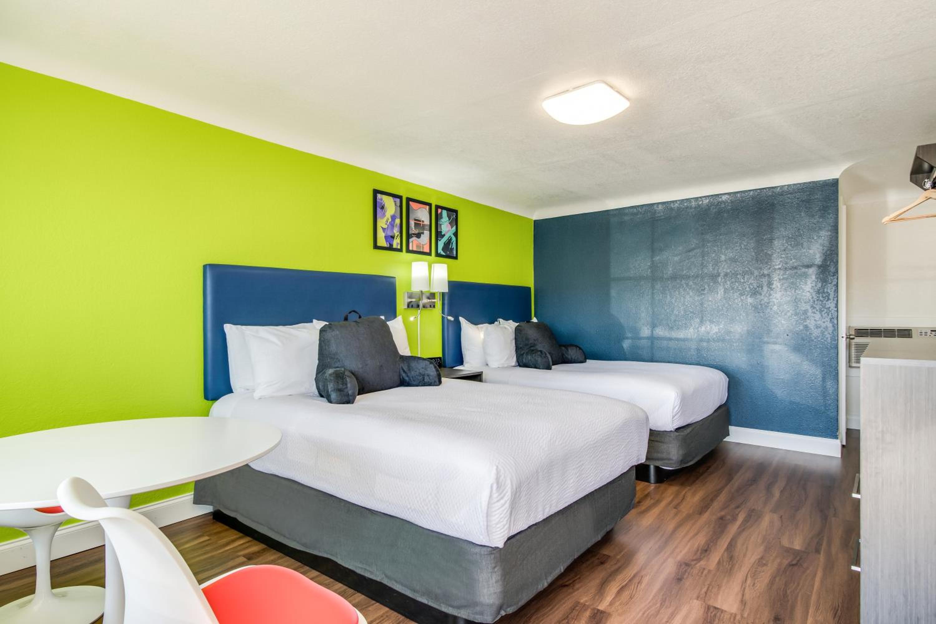 Double Room with Two Double Beds - Non-Smoking - Photo 5
