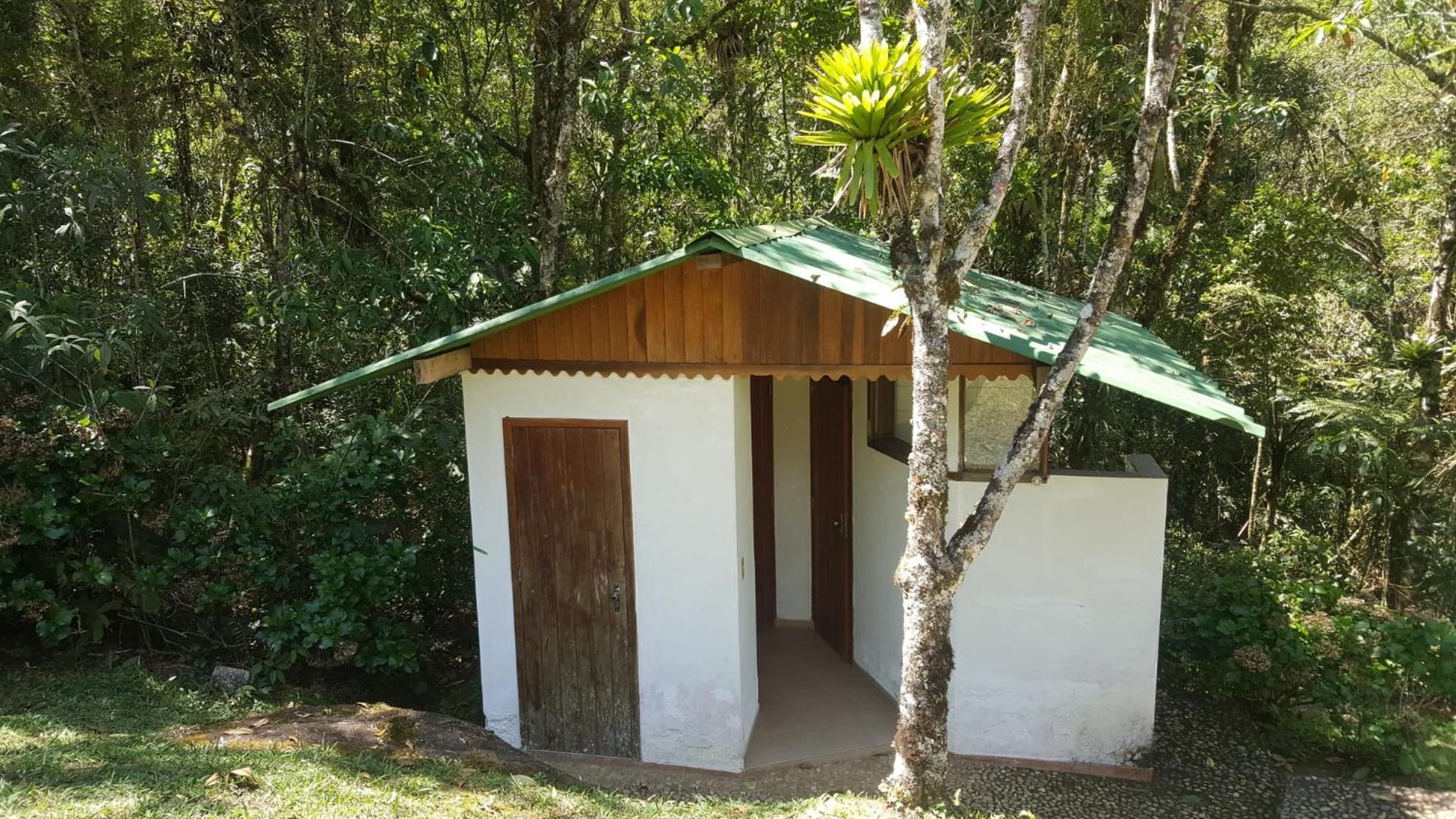 Small Cabin - Photo 13