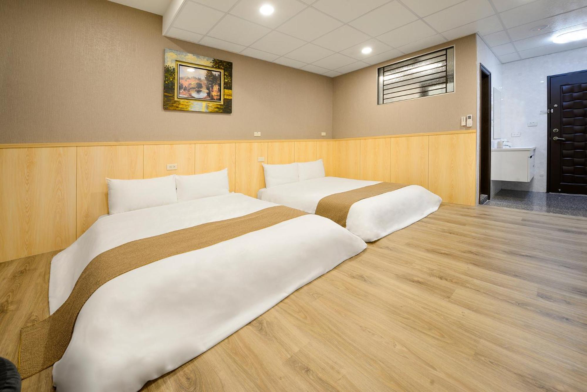 Japanese-Style Quadruple Room photo 3