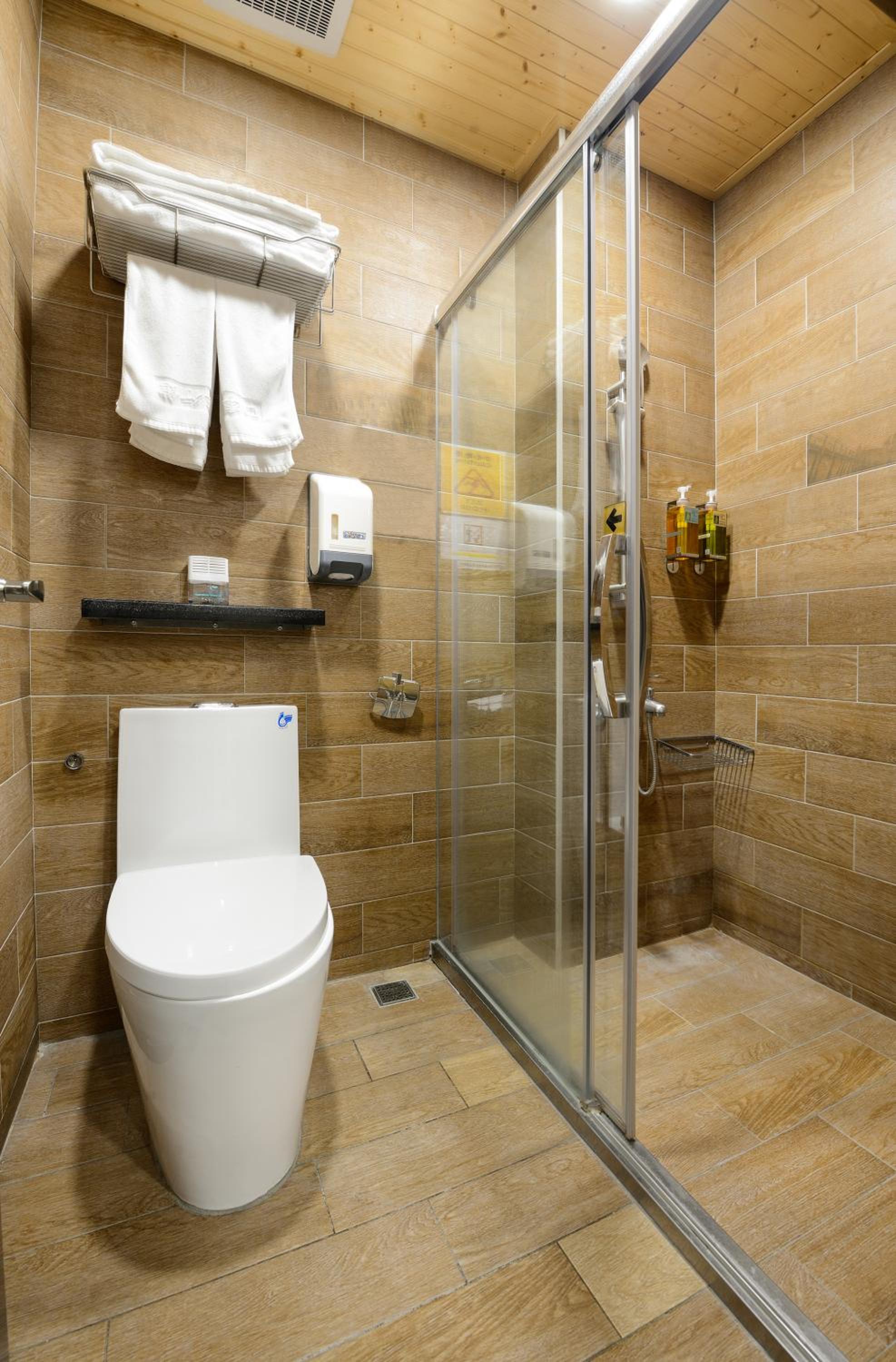 Standard Quadruple Room photo 2