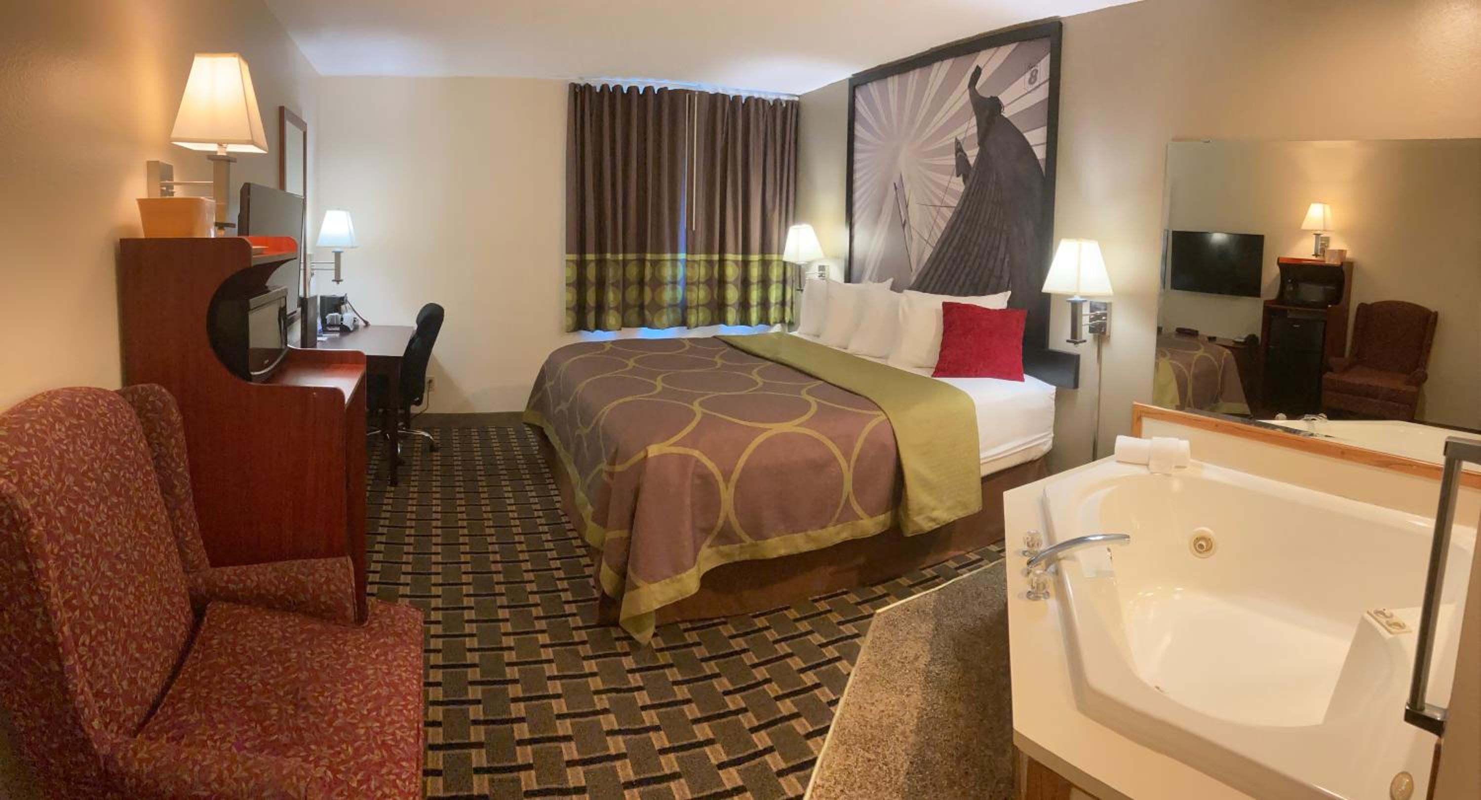 King Suite - Non-Smoking photo 3
