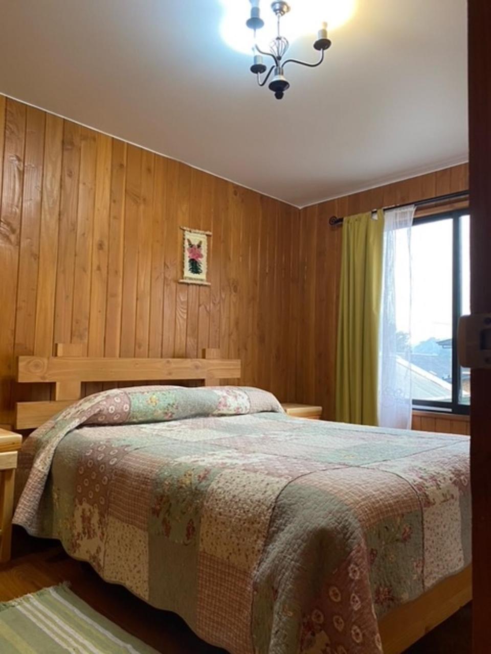 Twin Room with Private Bathroom photo 2